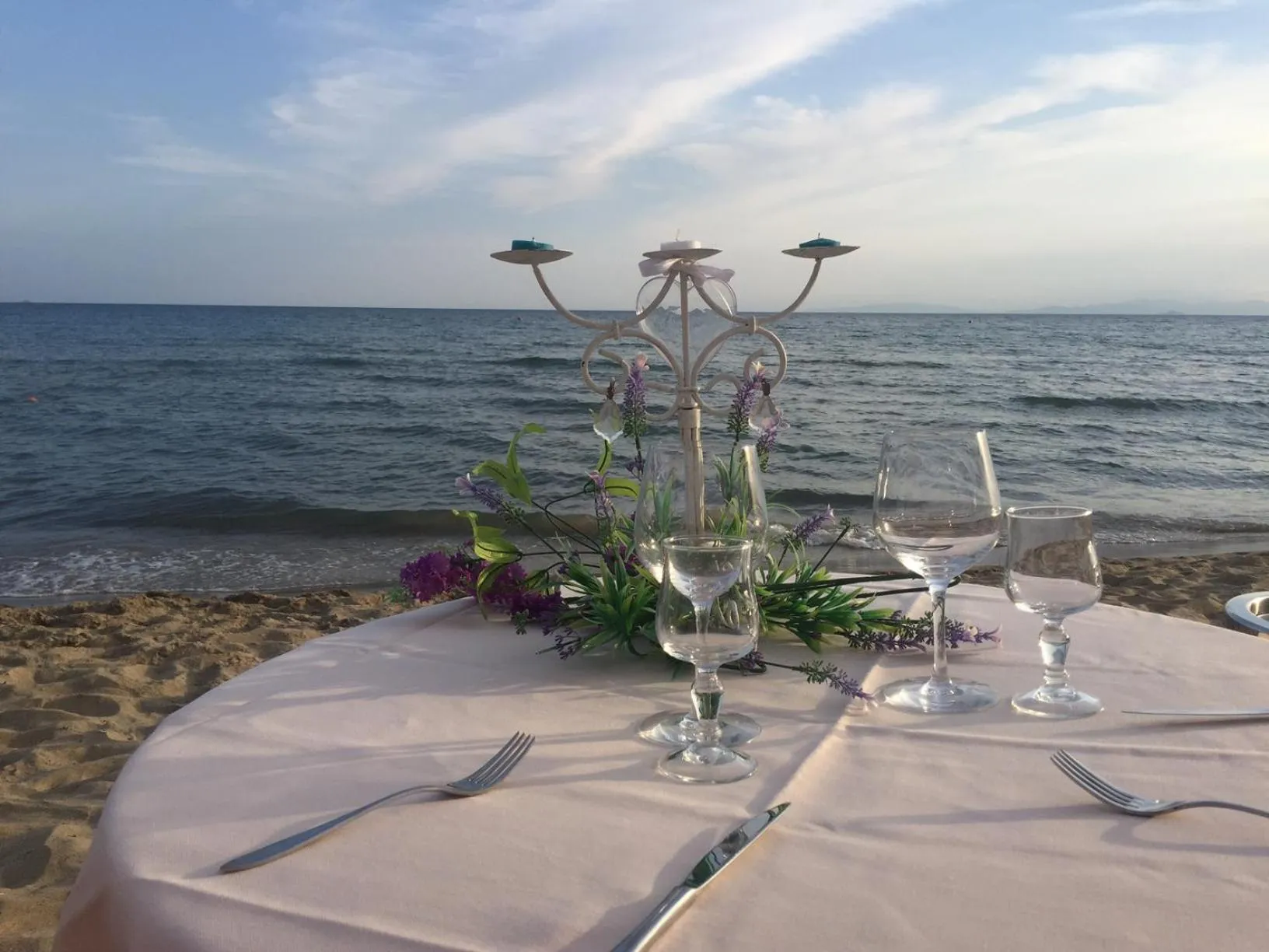 Restaurant/places to eat in Hotel Lido