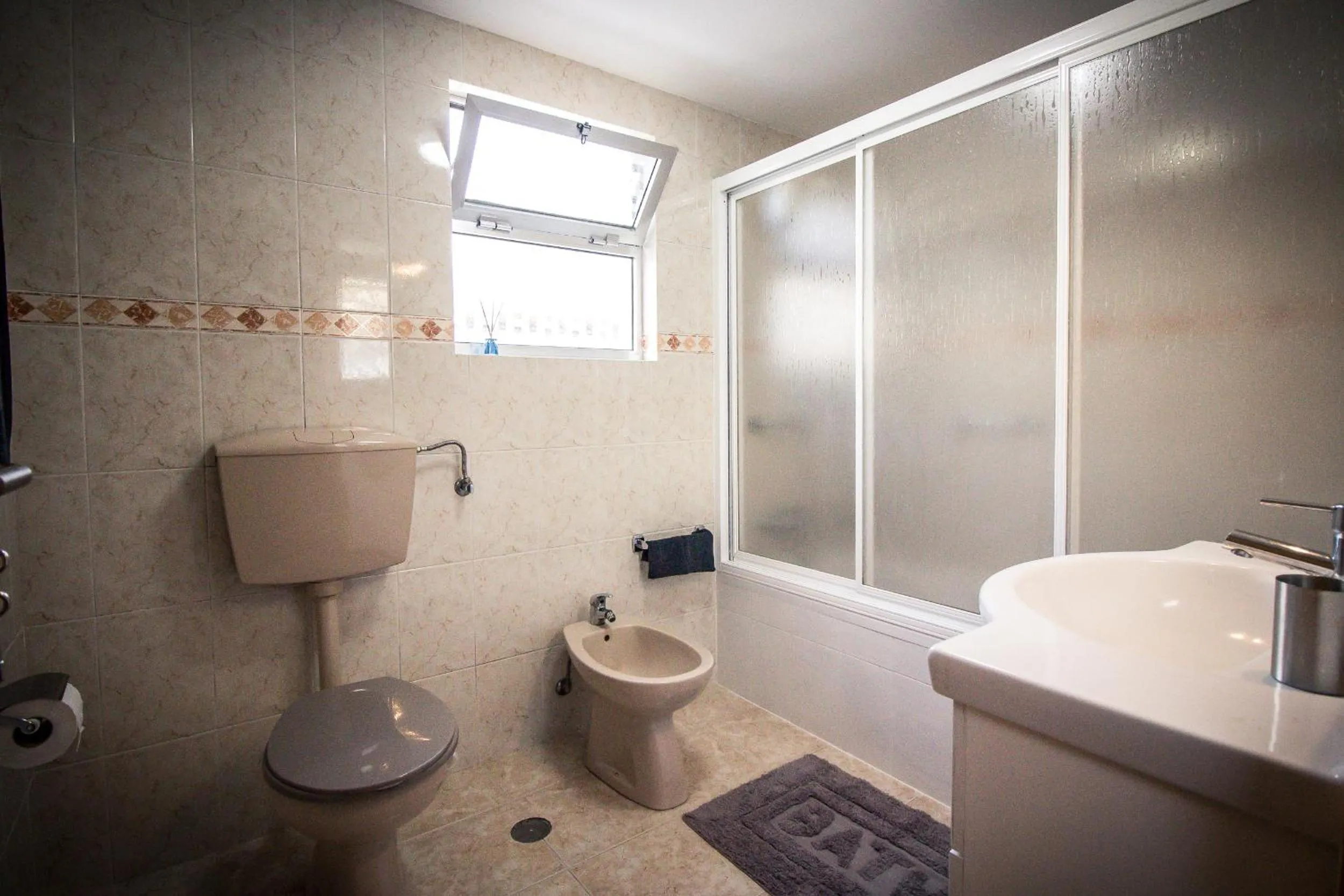 Shower in Casa Mãe Deus - House Azores
