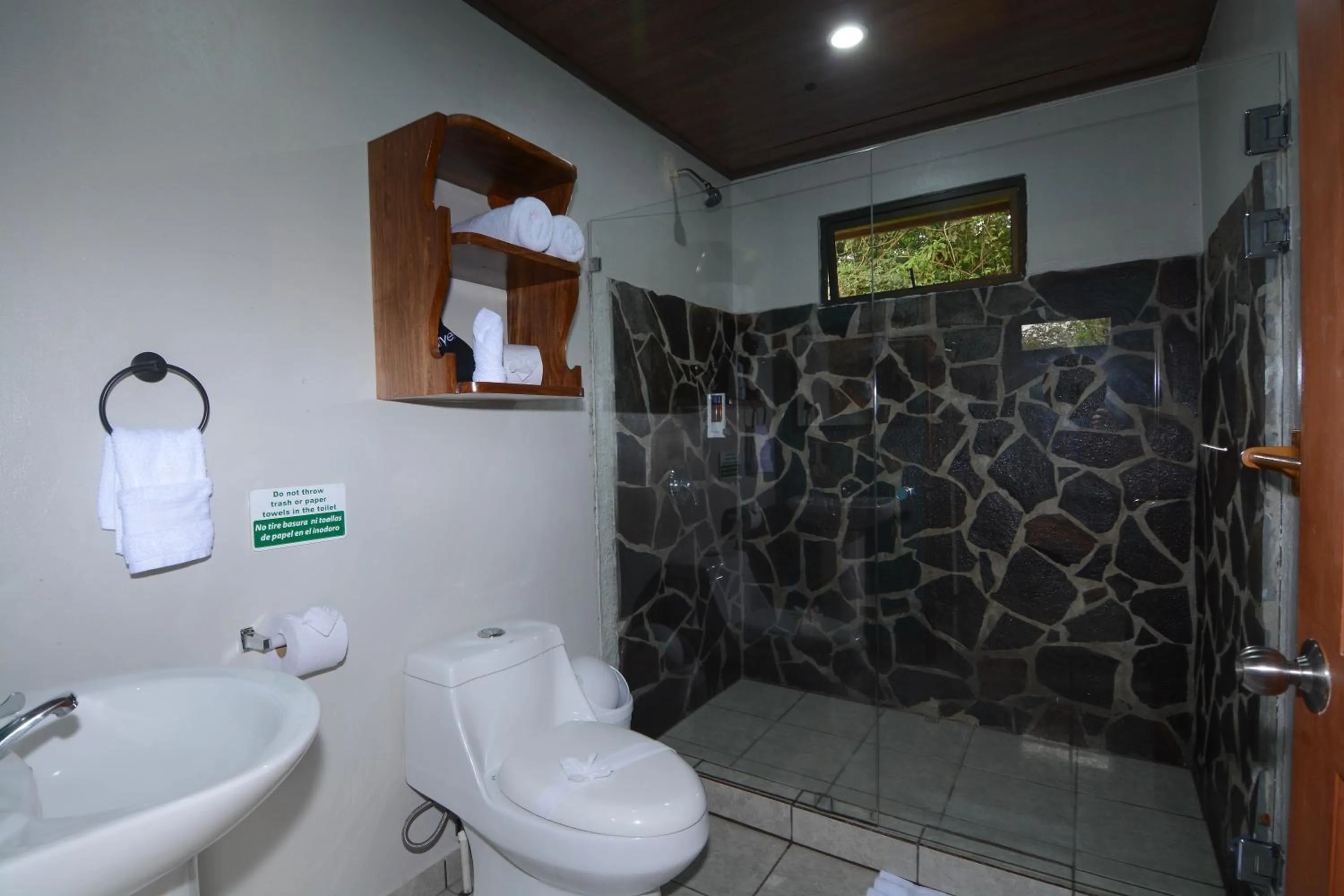 Bathroom in Las Marias Monteverde - Mountain View Cottages & Gardens