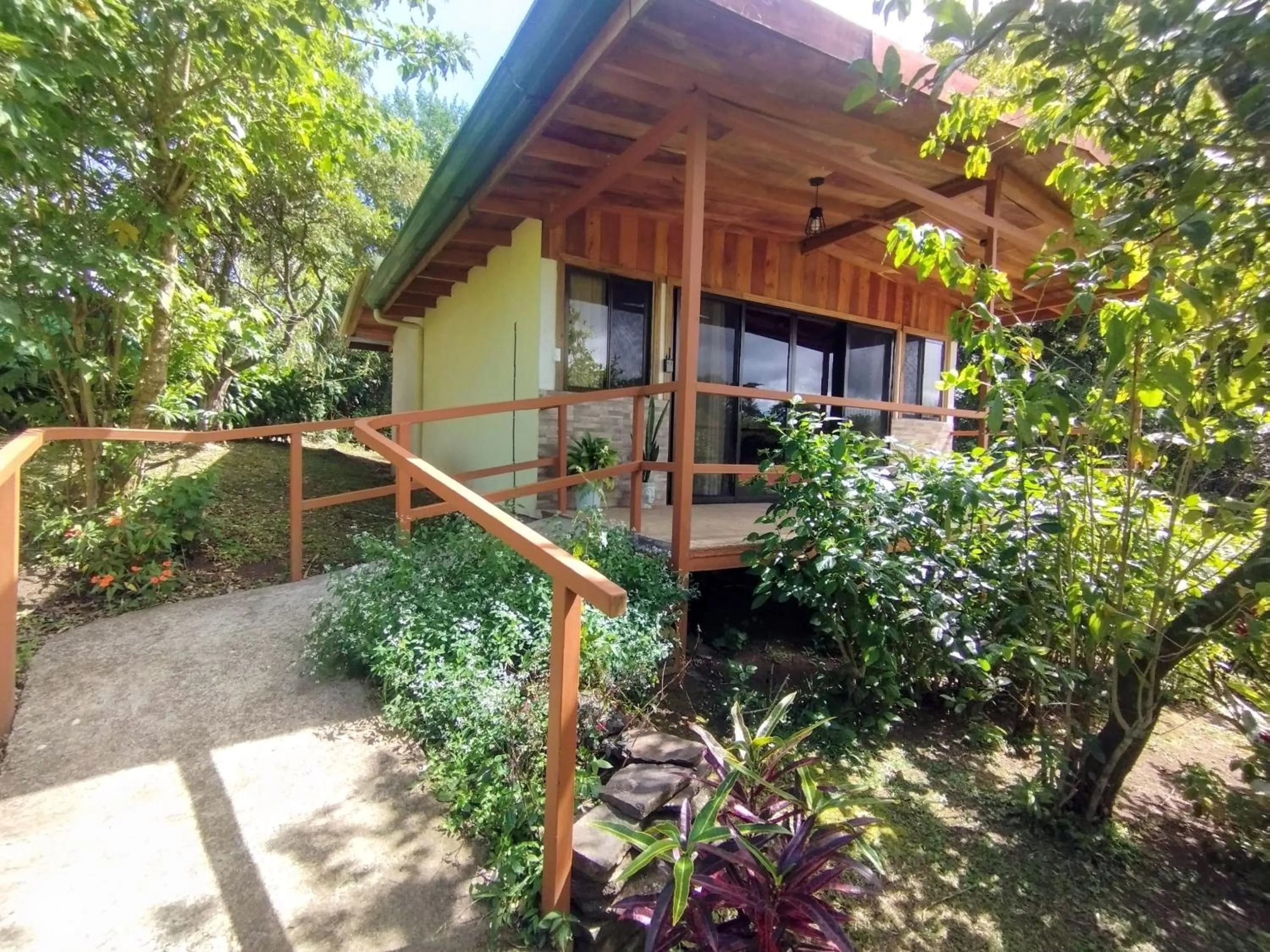 Vacation Home in Las Marias Monteverde - Mountain View Cottages & Gardens