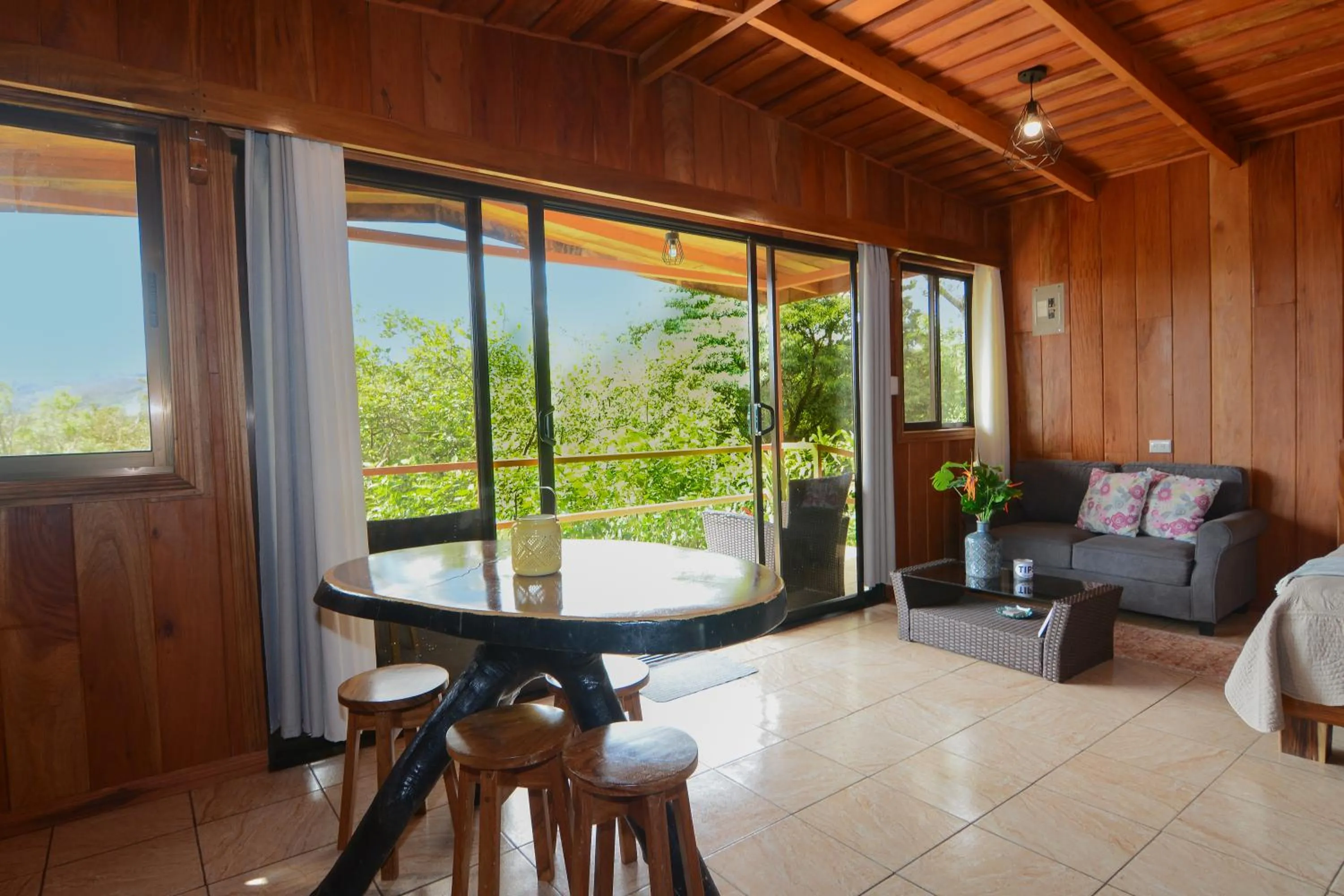 Living room in Las Marias Monteverde - Mountain View Cottages & Gardens