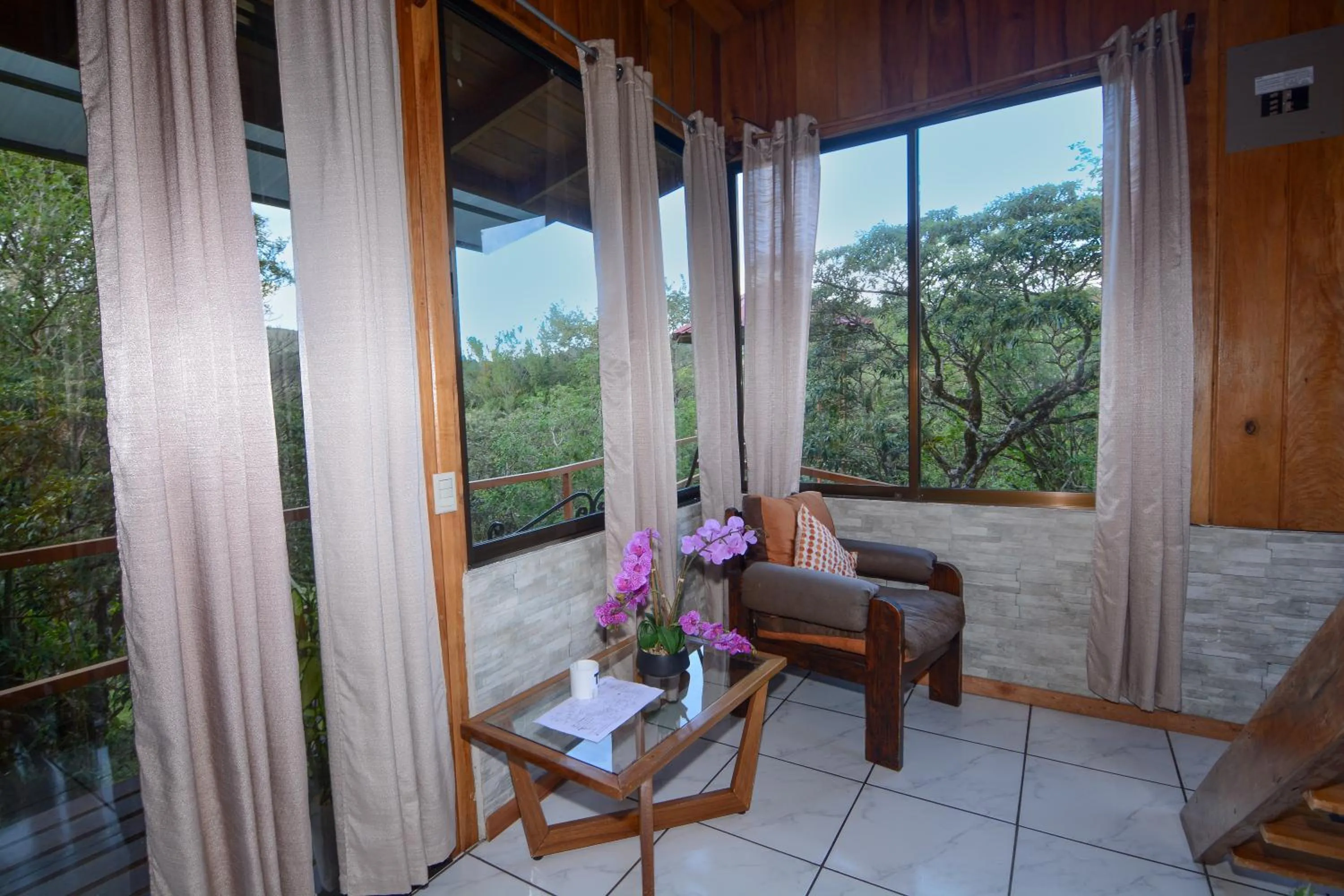 Living room in Las Marias Monteverde - Mountain View Cottages & Gardens
