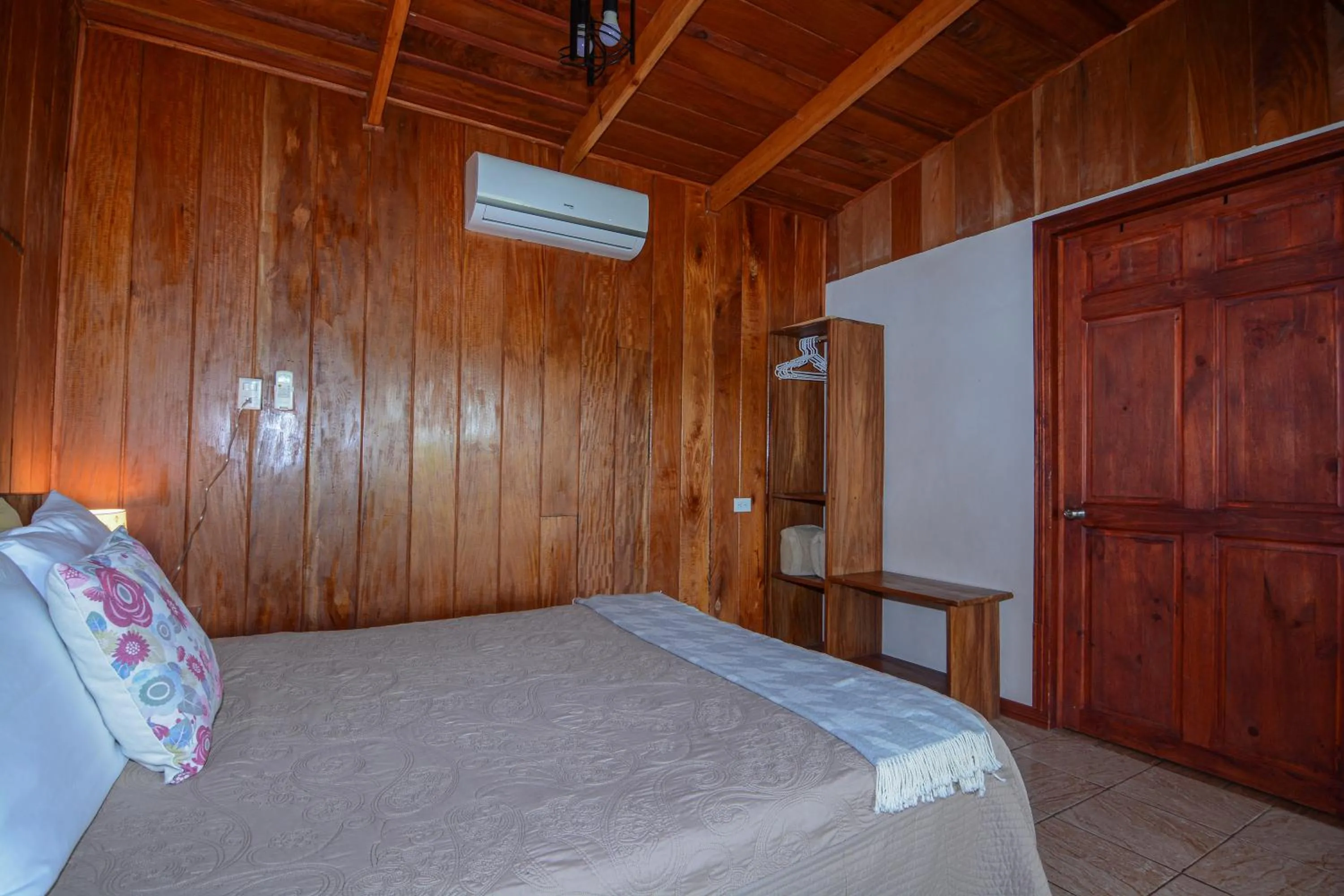air conditioner, Bed in Las Marias Monteverde - Mountain View Cottages & Gardens