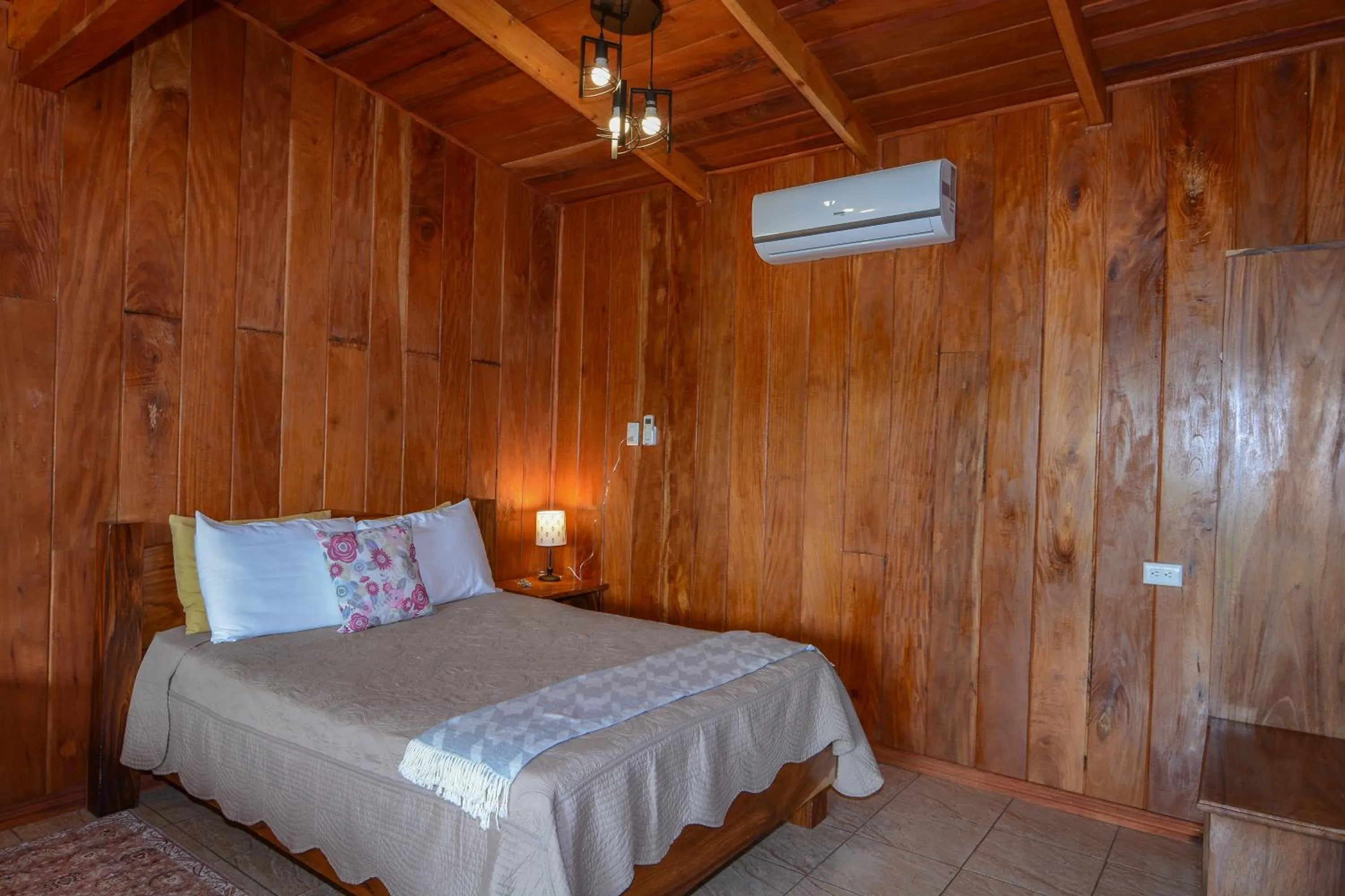 Bedroom, Bed in Las Marias Monteverde - Mountain View Cottages & Gardens