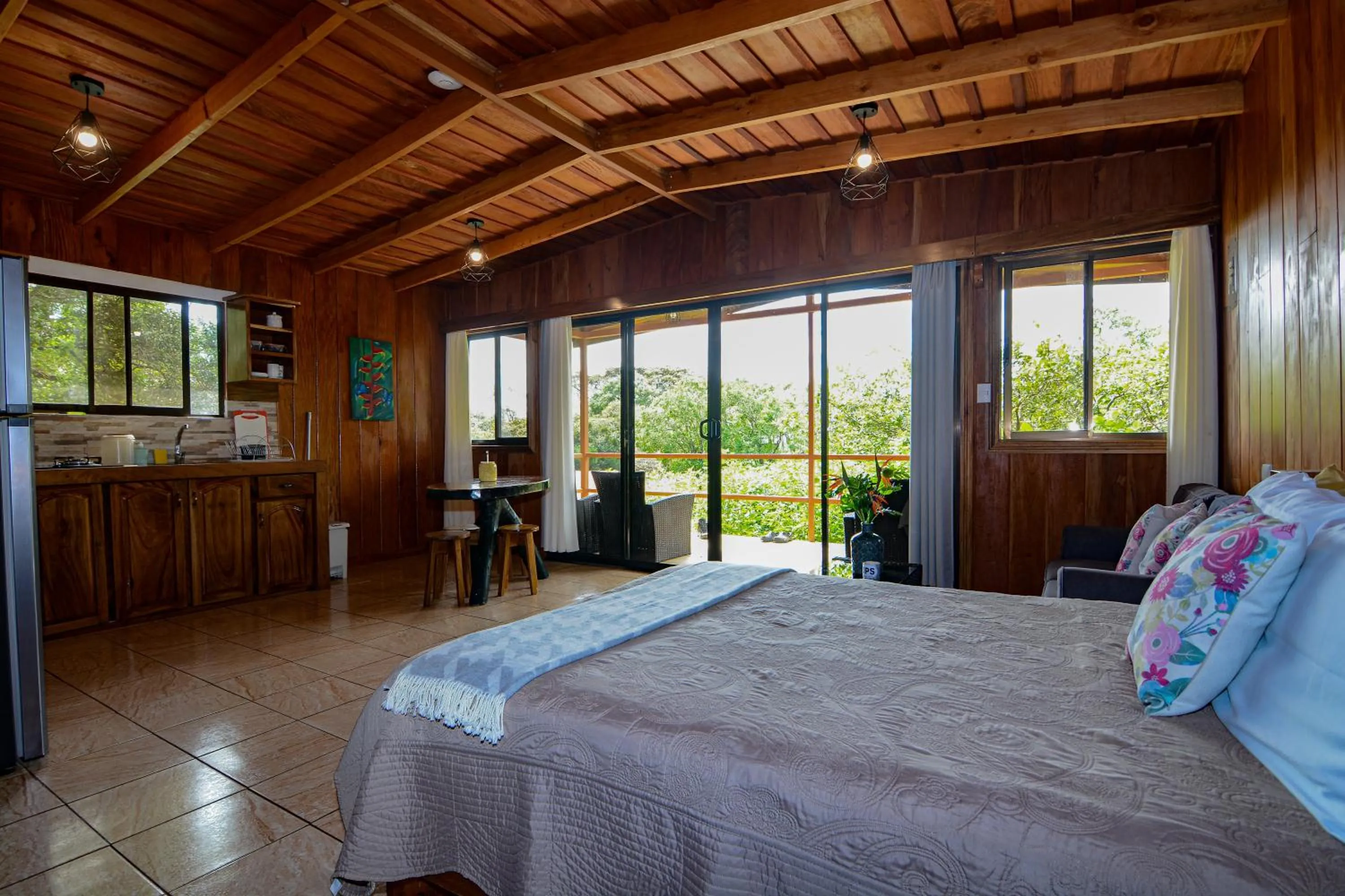 Living room, Bed in Las Marias Monteverde - Mountain View Cottages & Gardens