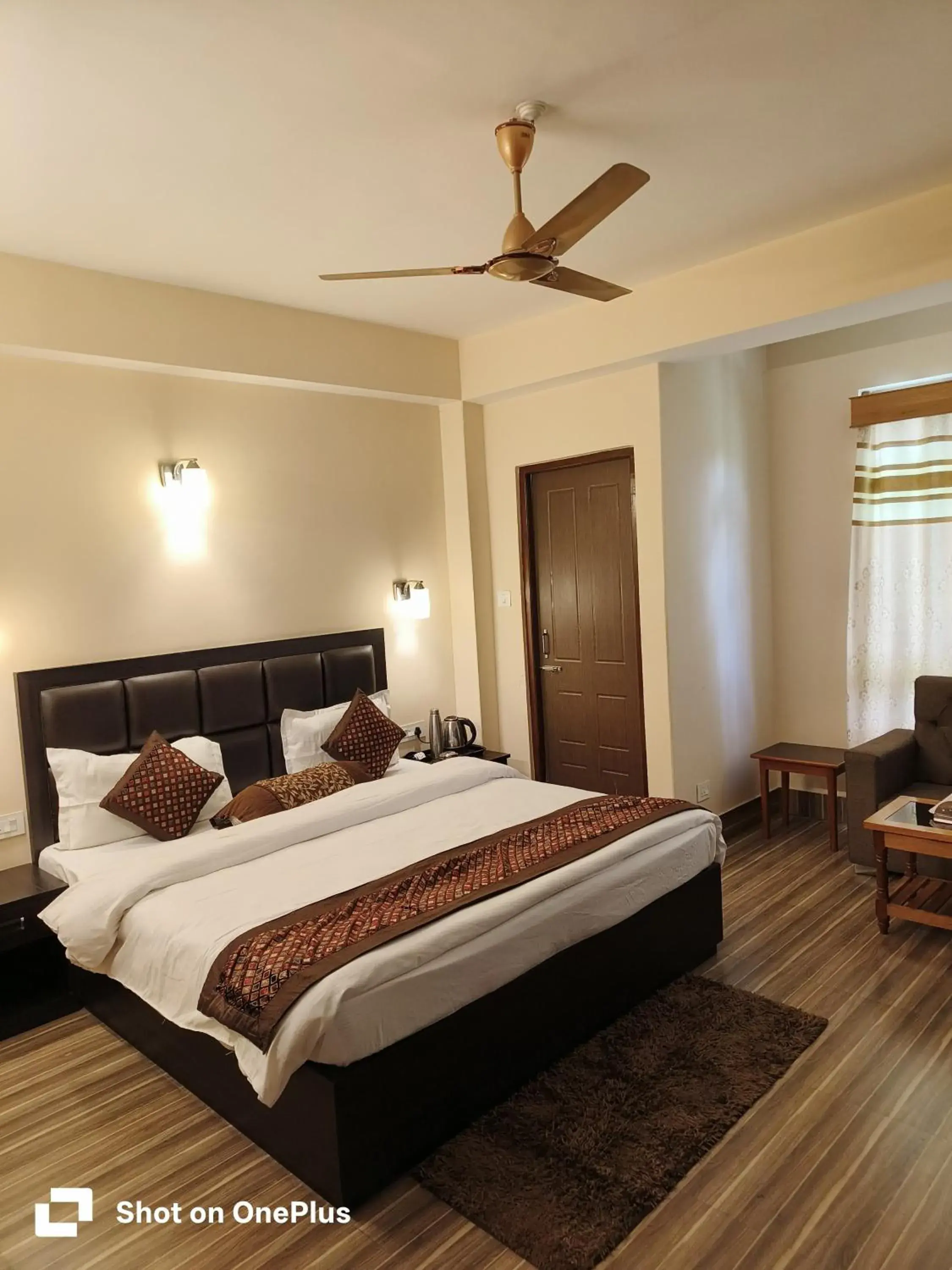 Deluxe Double Room (2 Adults + 1 Child) in Hotel Shanti Palace Deluxe Double Room (2 Adults + 1 Child) in Hotel Shanti Palace