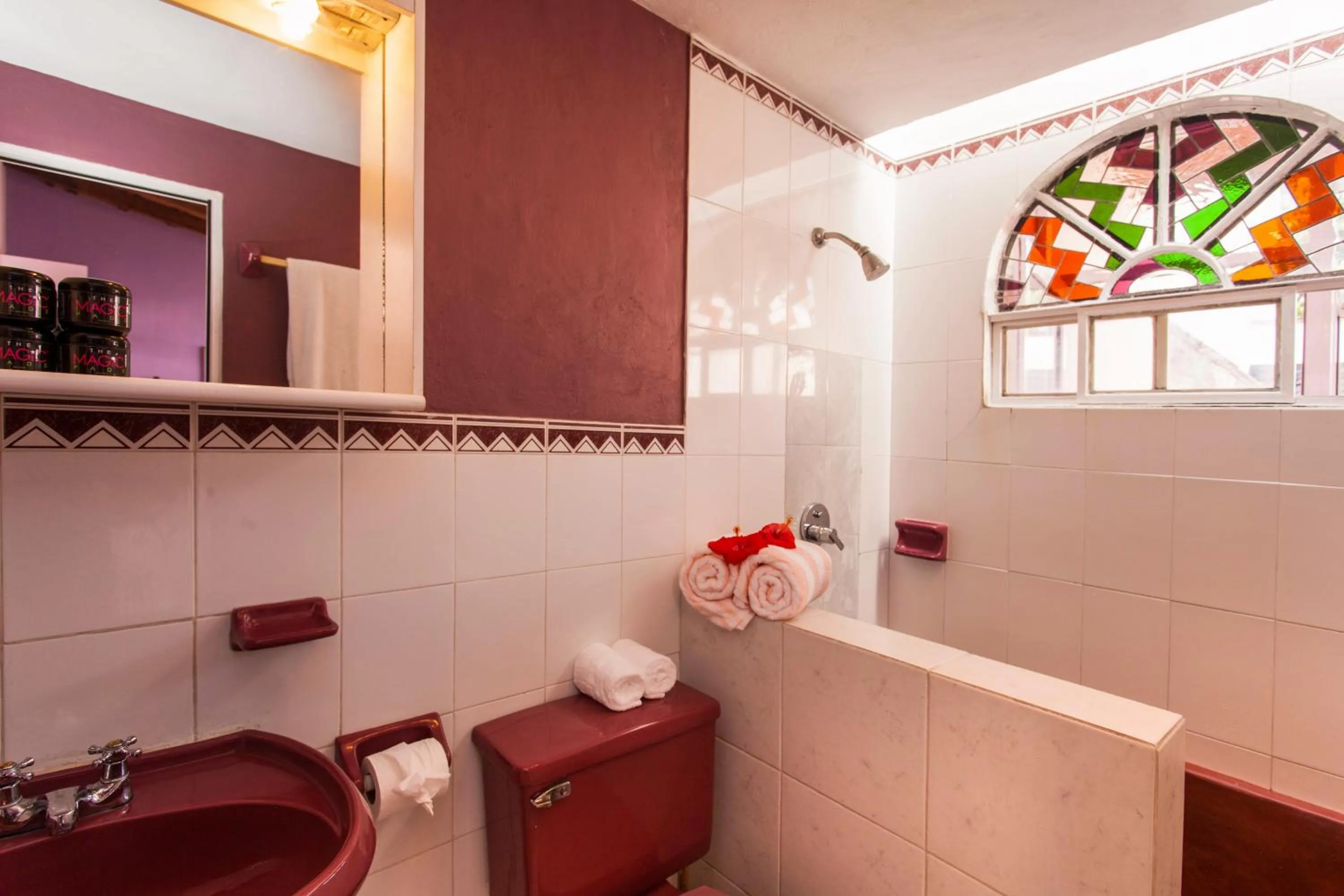 Bathroom in Garlands Del Rio Riverside Boutique Hotel