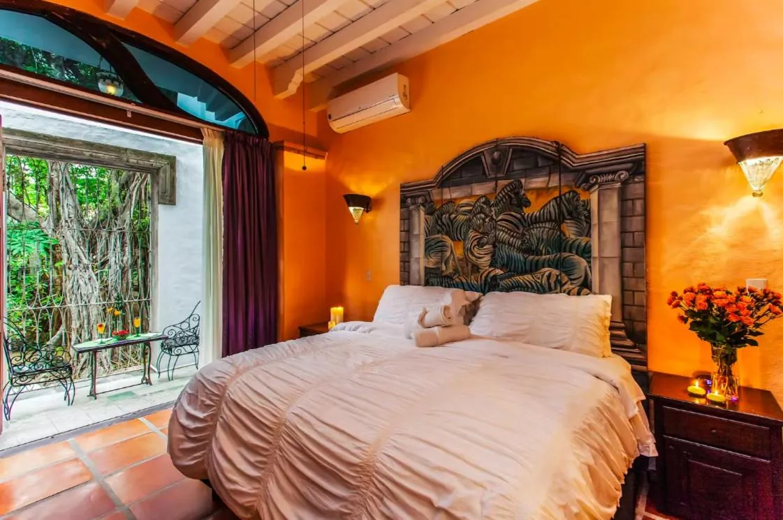 King Room in Garlands Del Rio Riverside Boutique Hotel