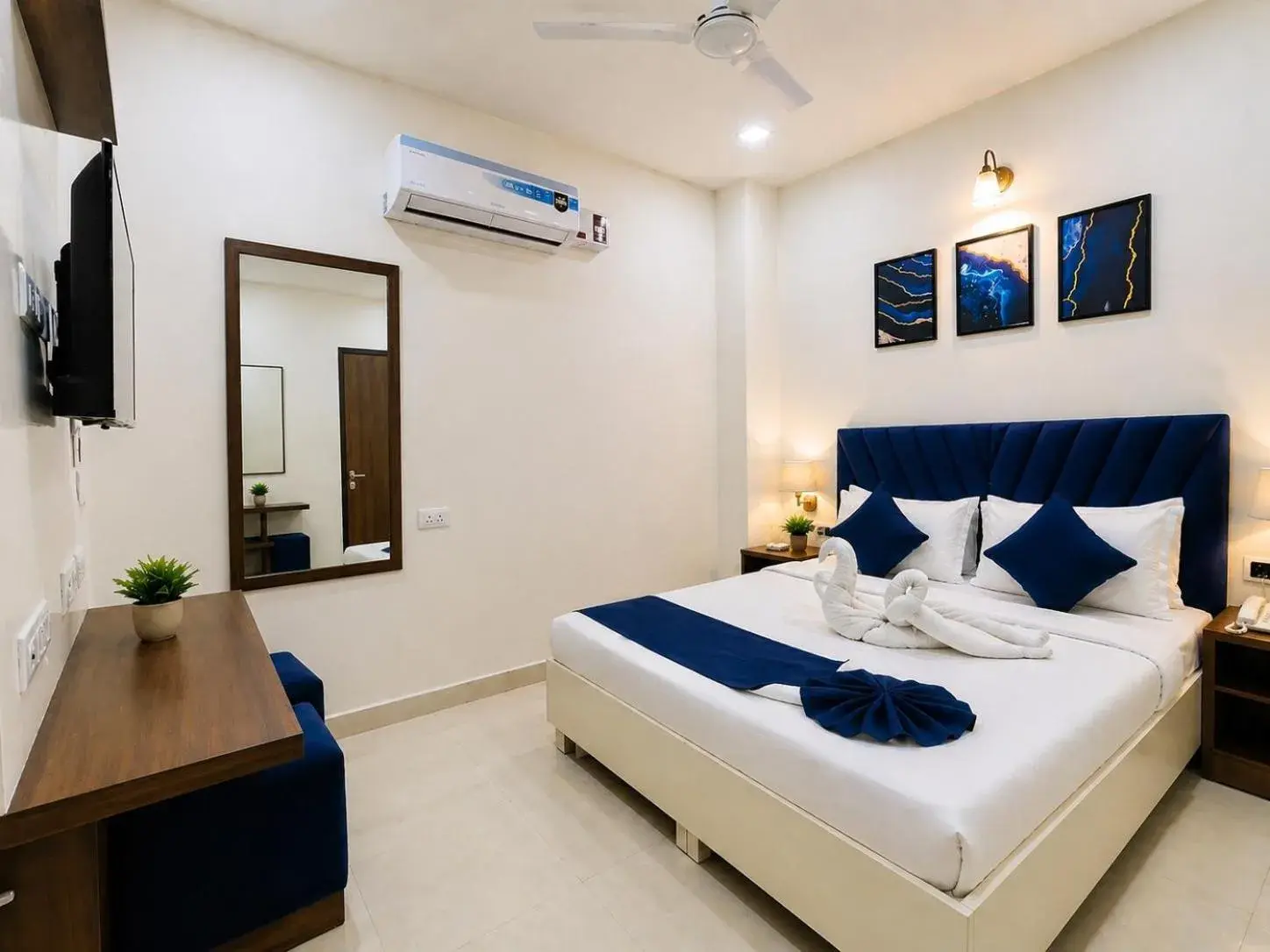 Deluxe Room - single occupancy in Paradise stays 200 Meters from Golden Temple Deluxe Room - single occupancy in Paradise stays 200 Meters from Golden Temple