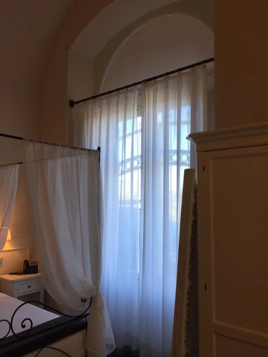 Mountain view, Bed in Il Duomo Relais