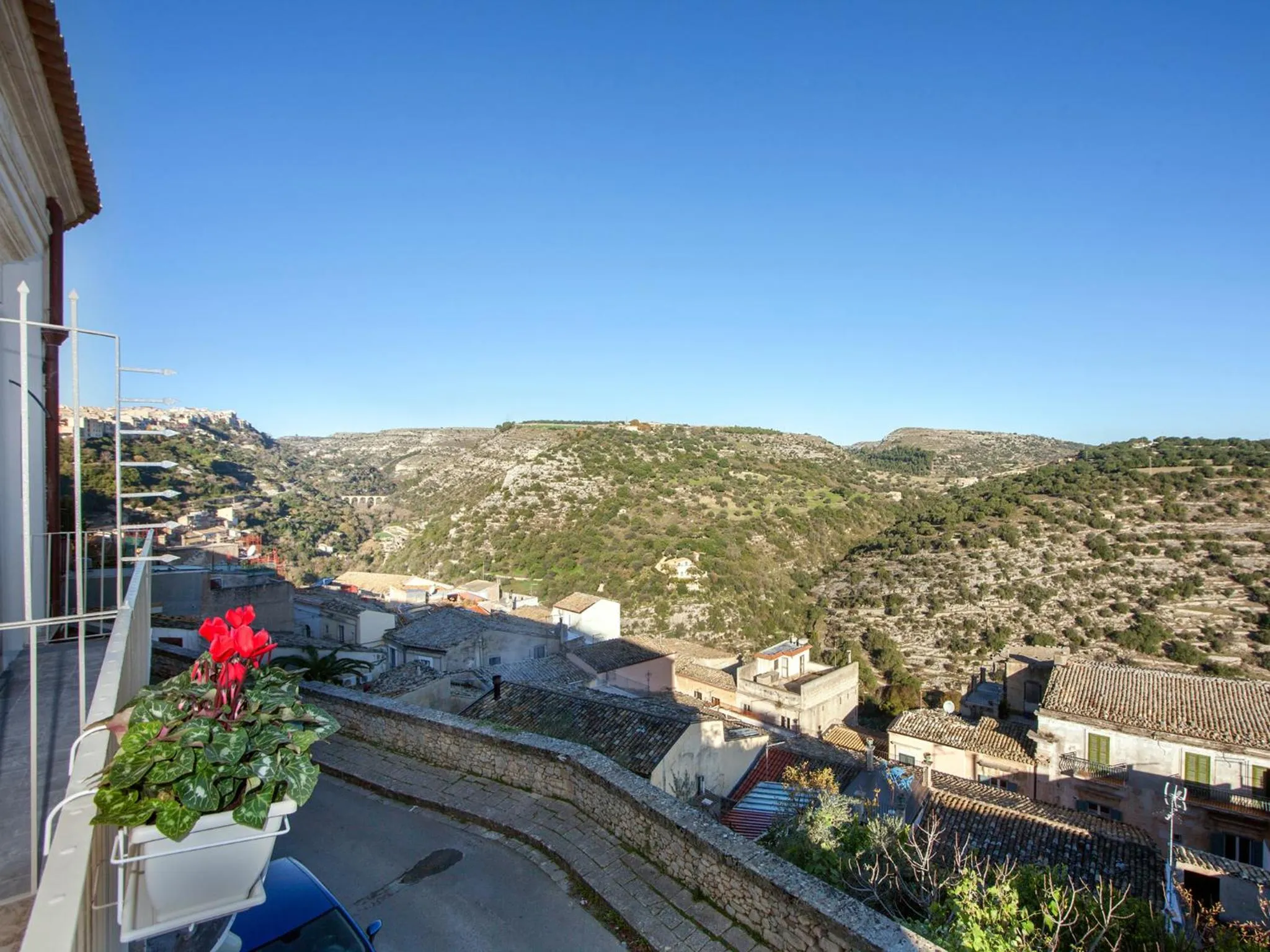 Decorative detail in Il Duomo Relais
