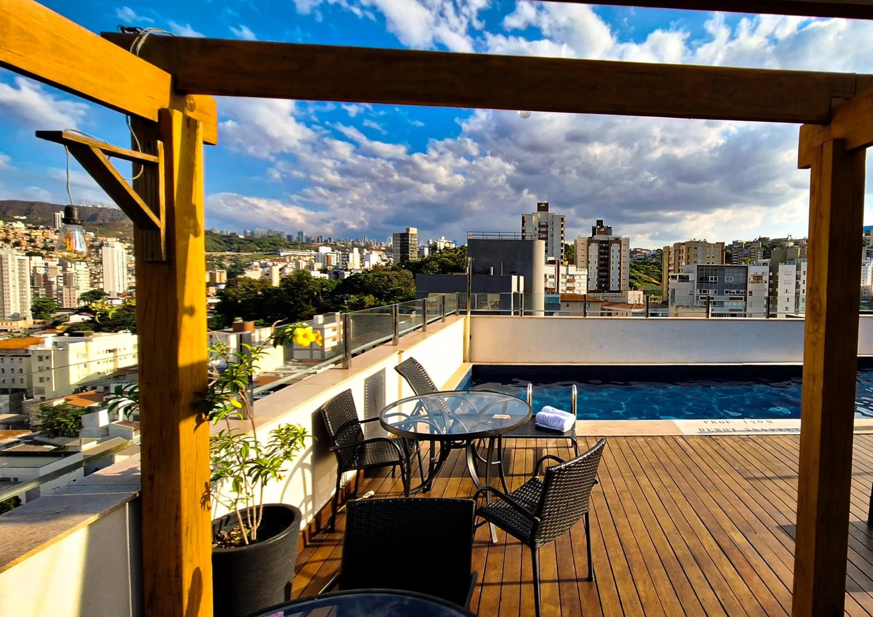 Swimming pool in eSuites Virgínia Luxemburgo