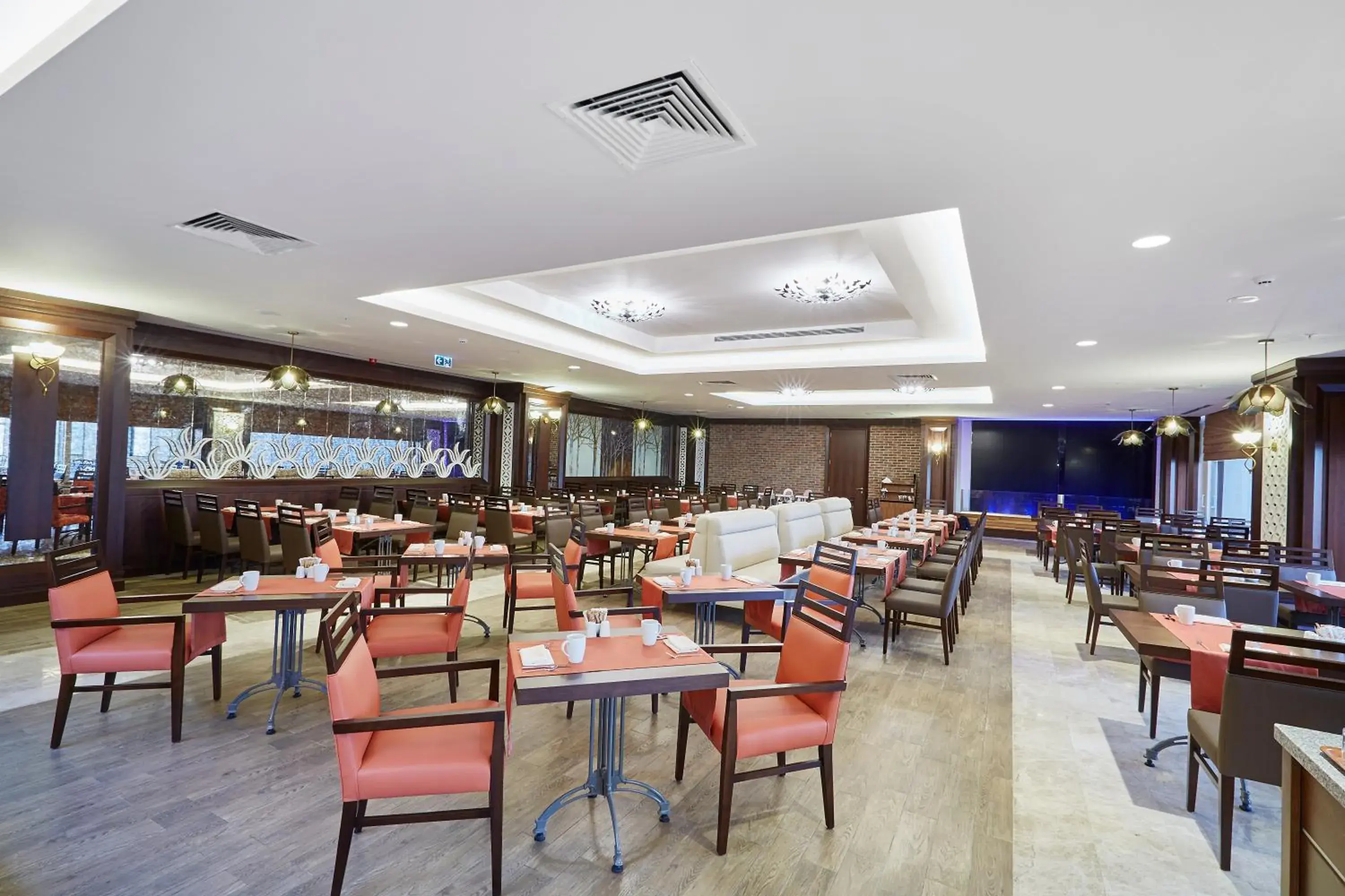 Restaurant/places to eat in Ramada Resort Kazdağlari Thermal & Spa Restaurant/places to eat in Ramada Resort Kazdağlari Thermal & Spa