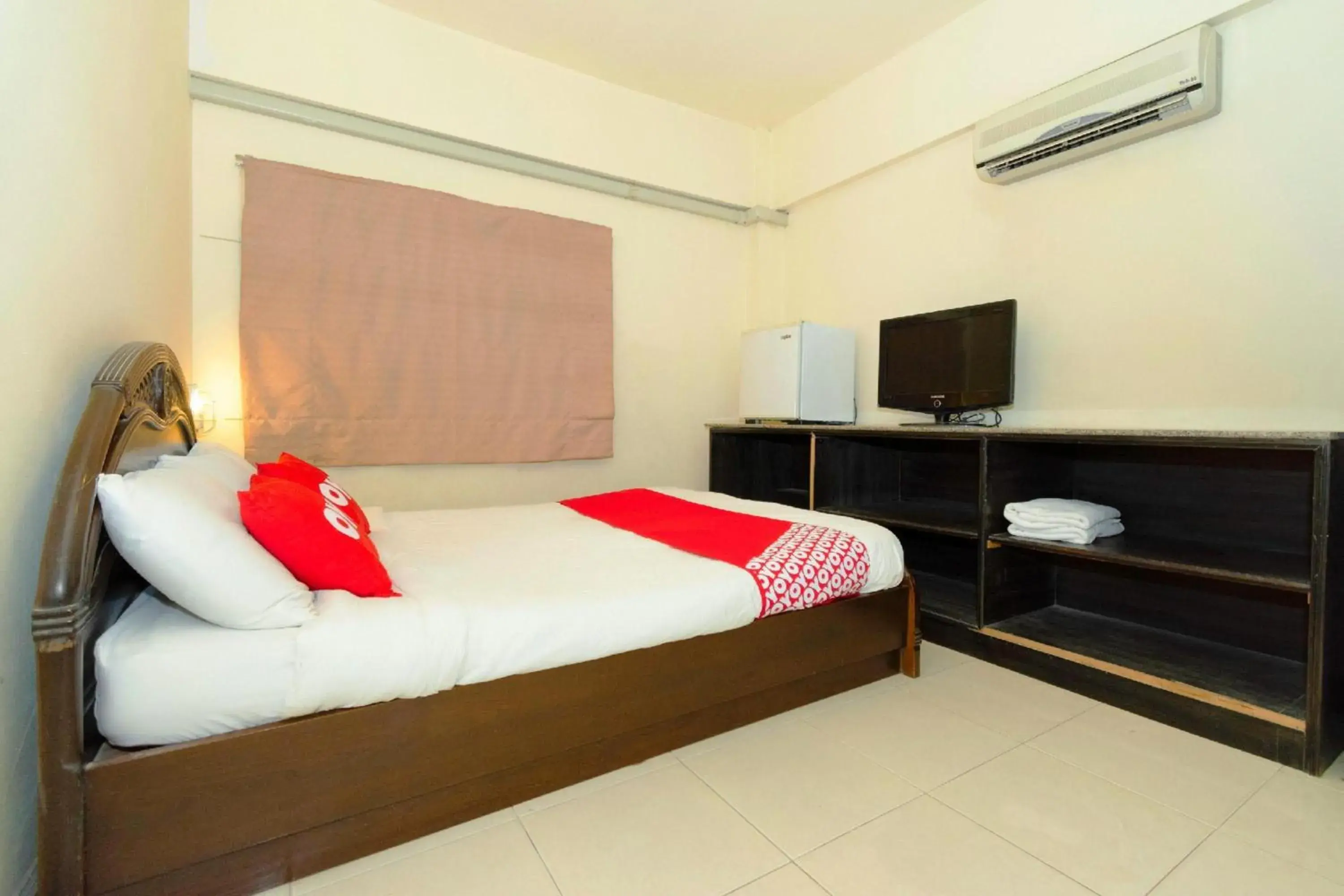 View (from property/room), Bed in Pom Pom Residence View (from property/room), Bed in Pom Pom Residence