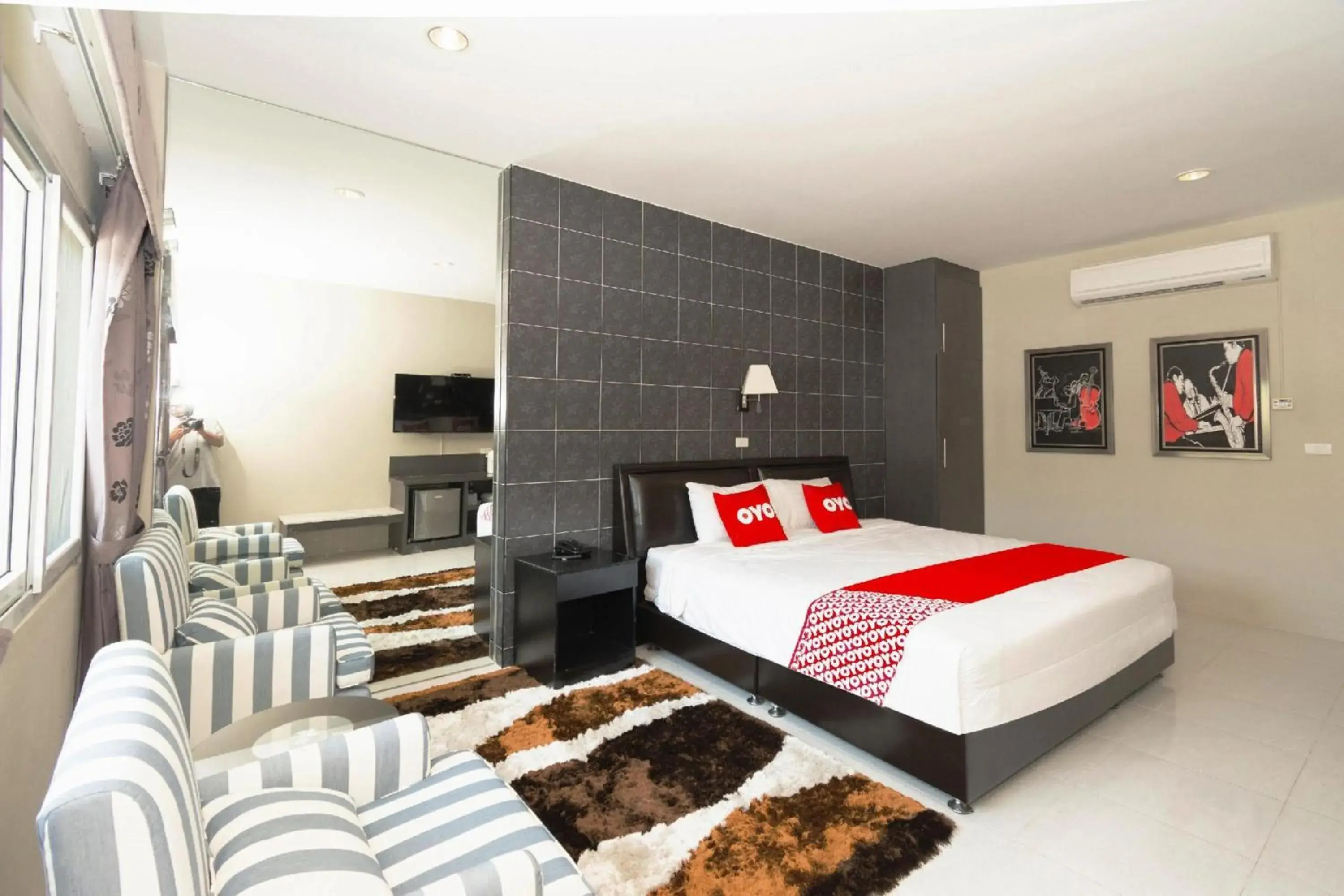 Deluxe Double Room in Highway Hotel Deluxe Double Room in Highway Hotel