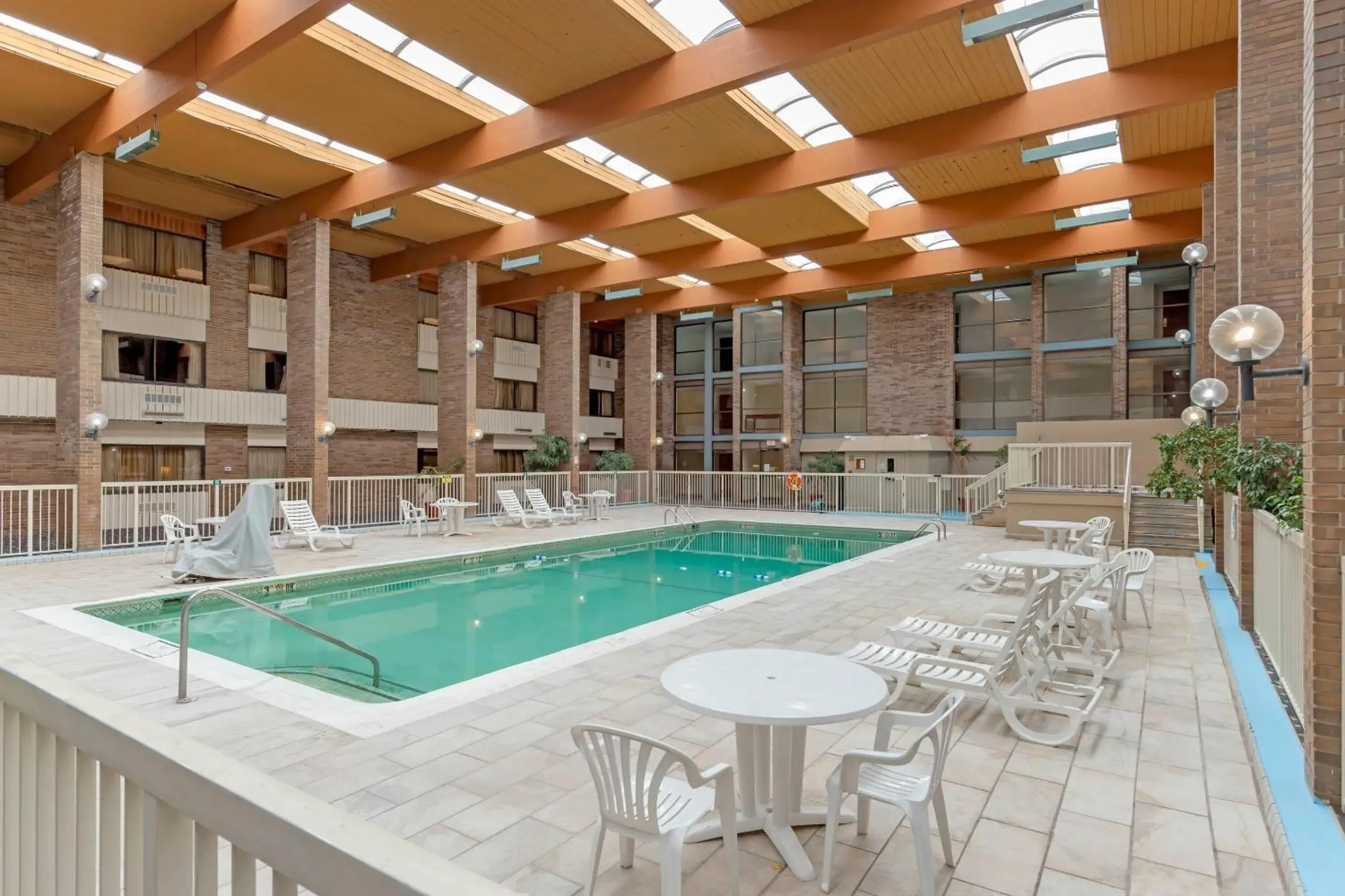 Swimming pool in MainStay Suites Lansing West Swimming pool in MainStay Suites Lansing West