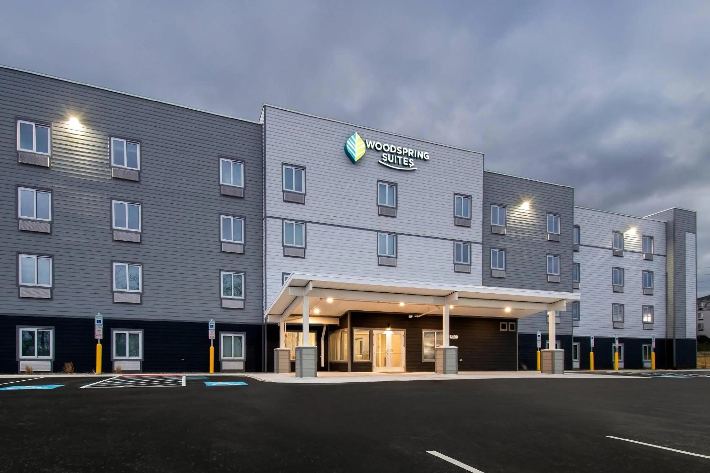 Property building in WoodSpring Suites Harrisburg Carlisle
