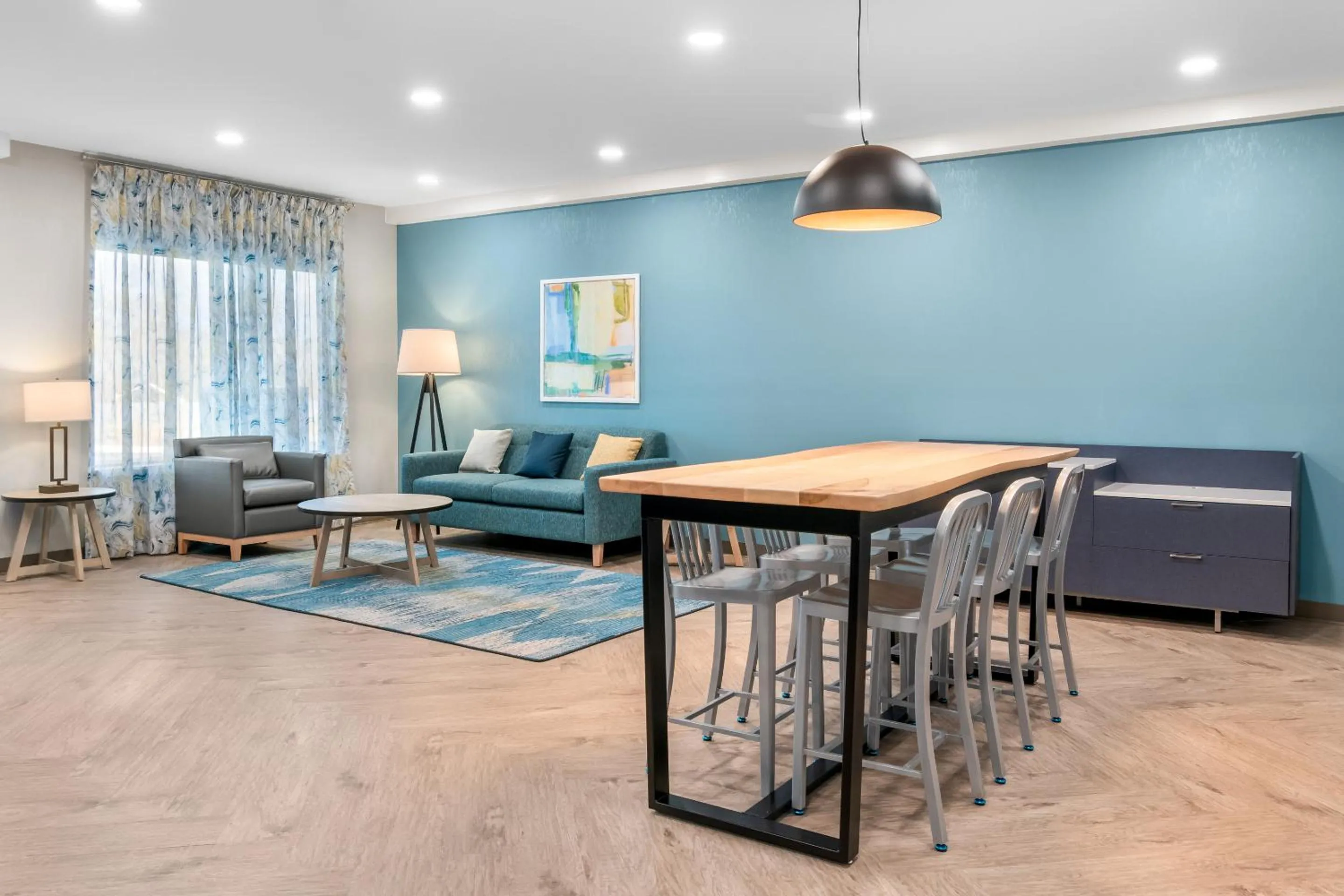 Property building in WoodSpring Suites Harrisburg Carlisle