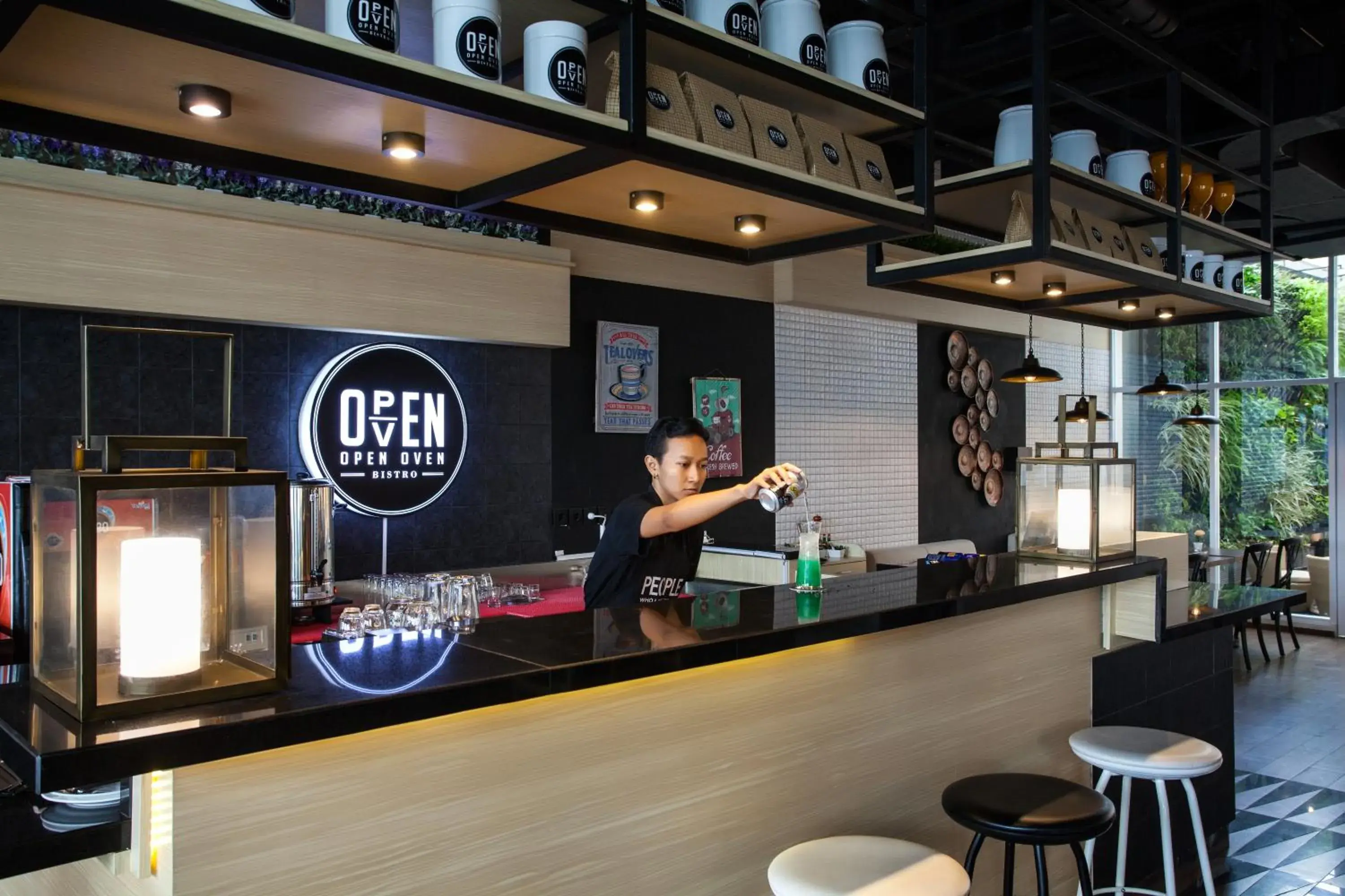 Restaurant/places to eat in MaxOneHotel Tidar Surabaya Restaurant/places to eat in MaxOneHotel Tidar Surabaya