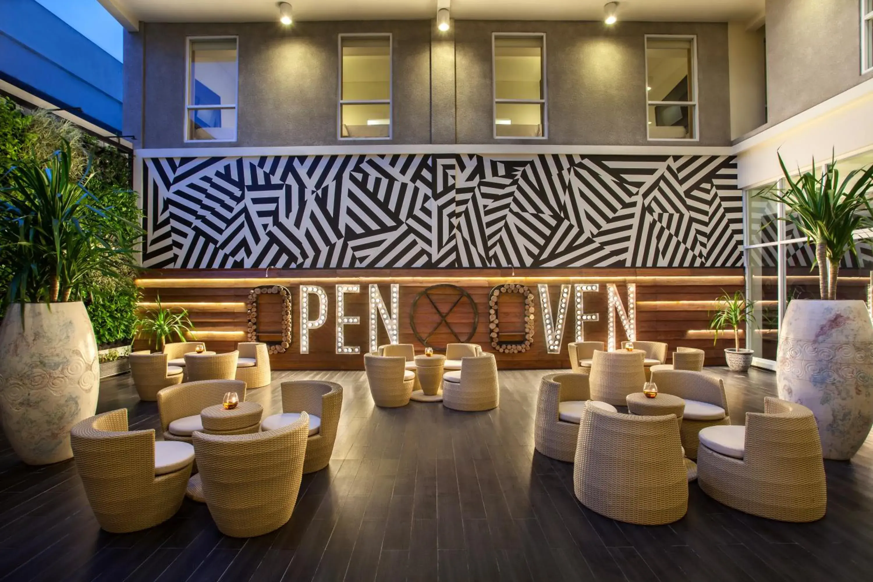 Restaurant/places to eat in MaxOneHotel Tidar Surabaya Restaurant/places to eat in MaxOneHotel Tidar Surabaya