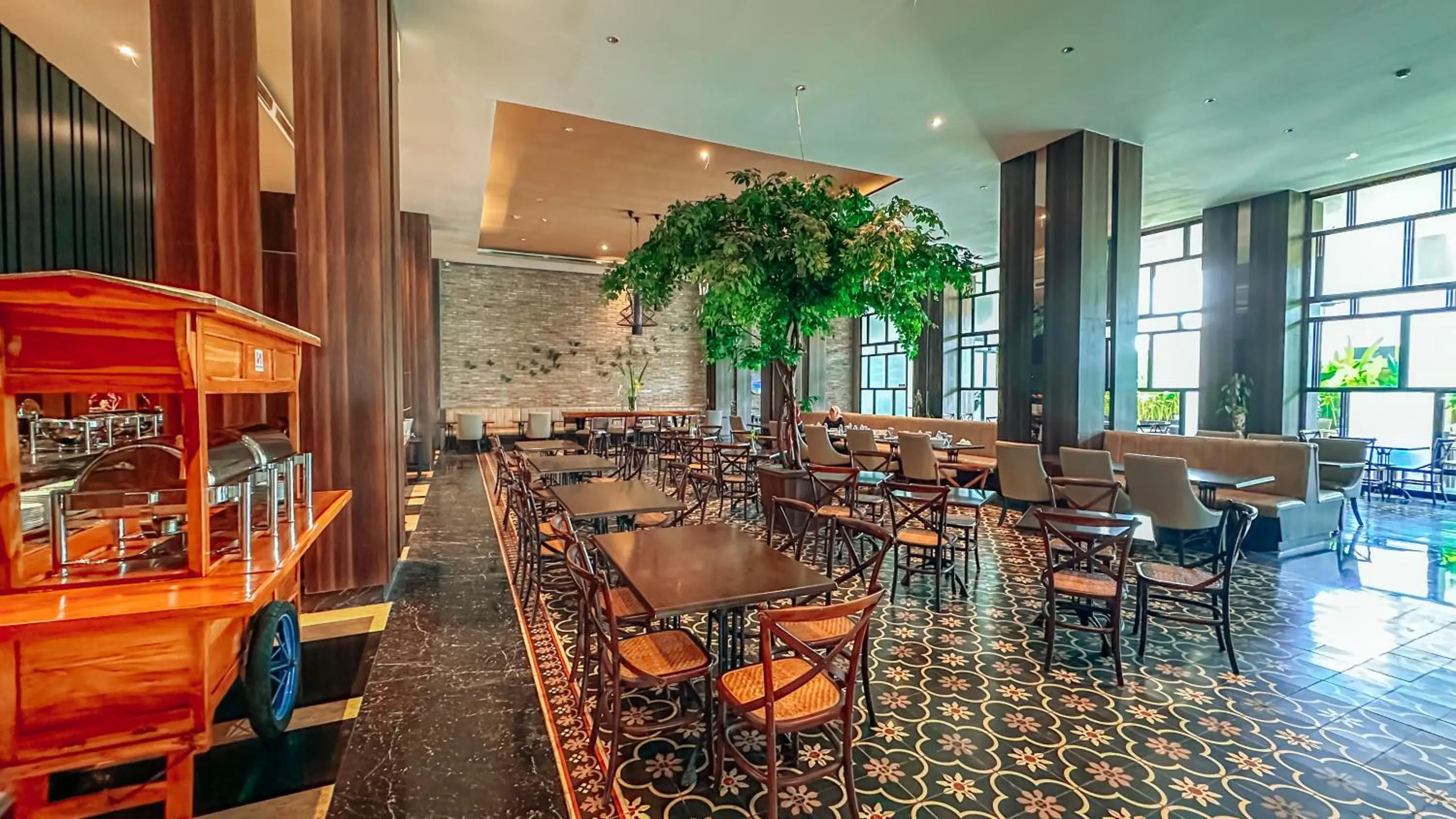 Restaurant/places to eat in Swiss-Belinn Karawang