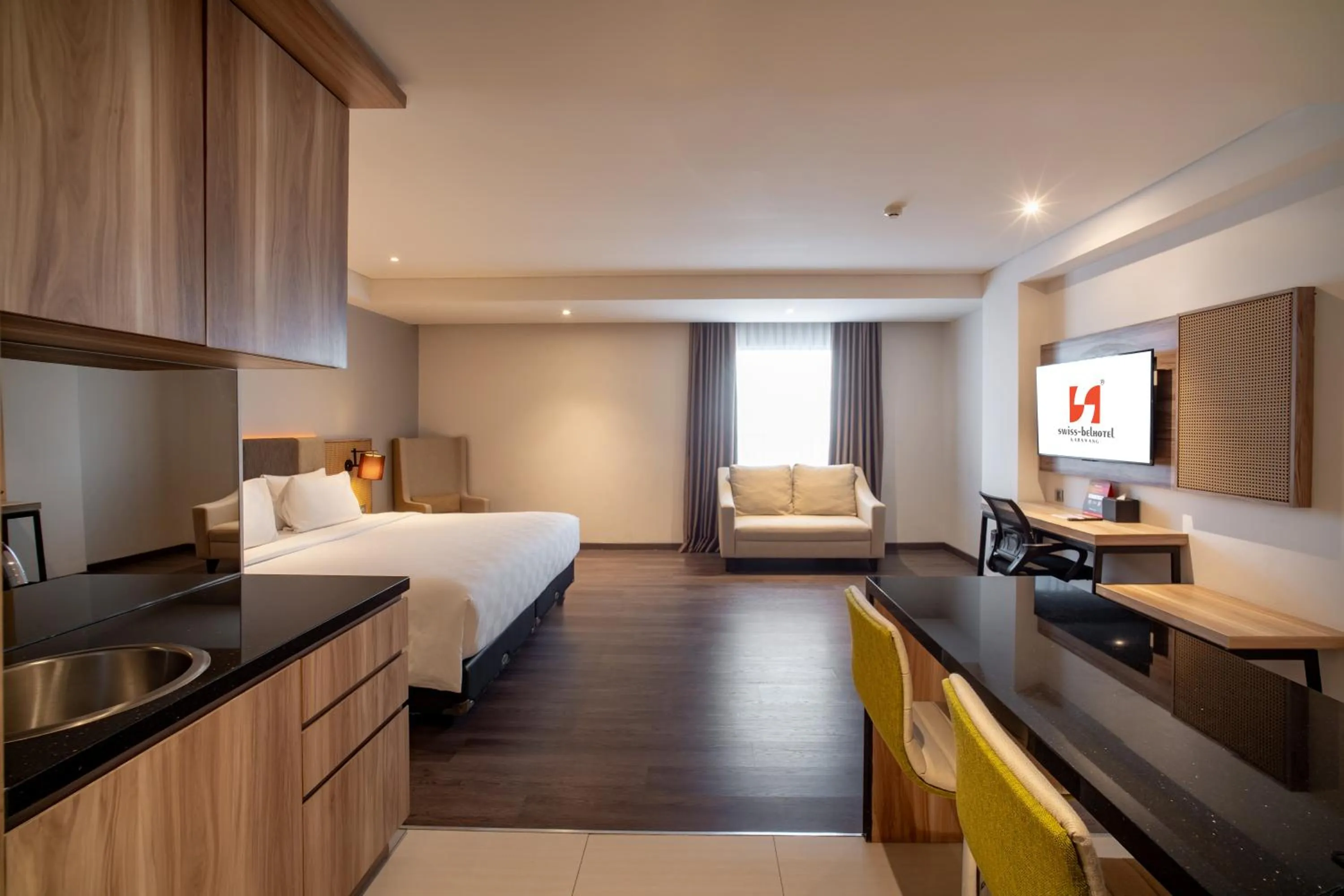 Bedroom, Bed in Swiss-Belhotel Karawang