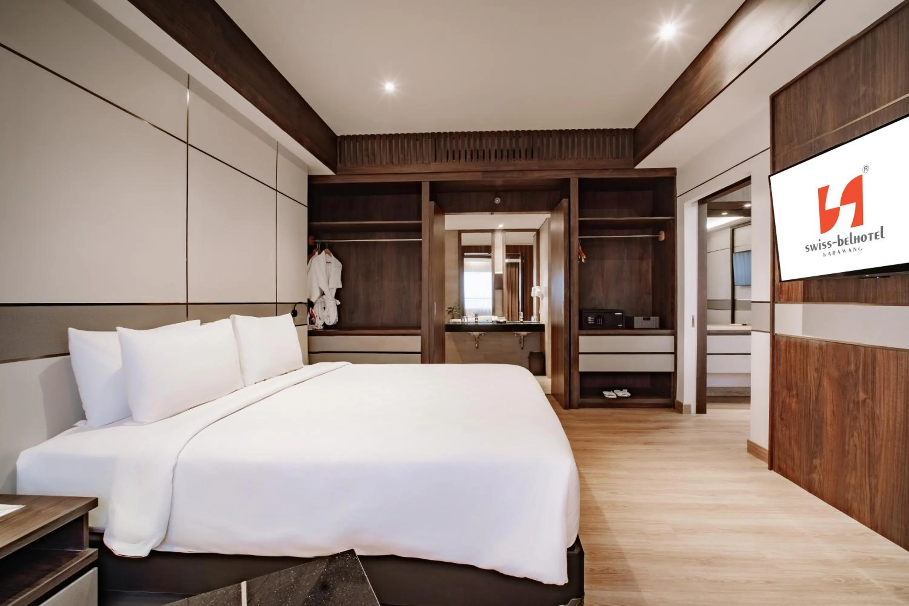 Bedroom, Bed in Swiss-Belhotel Karawang
