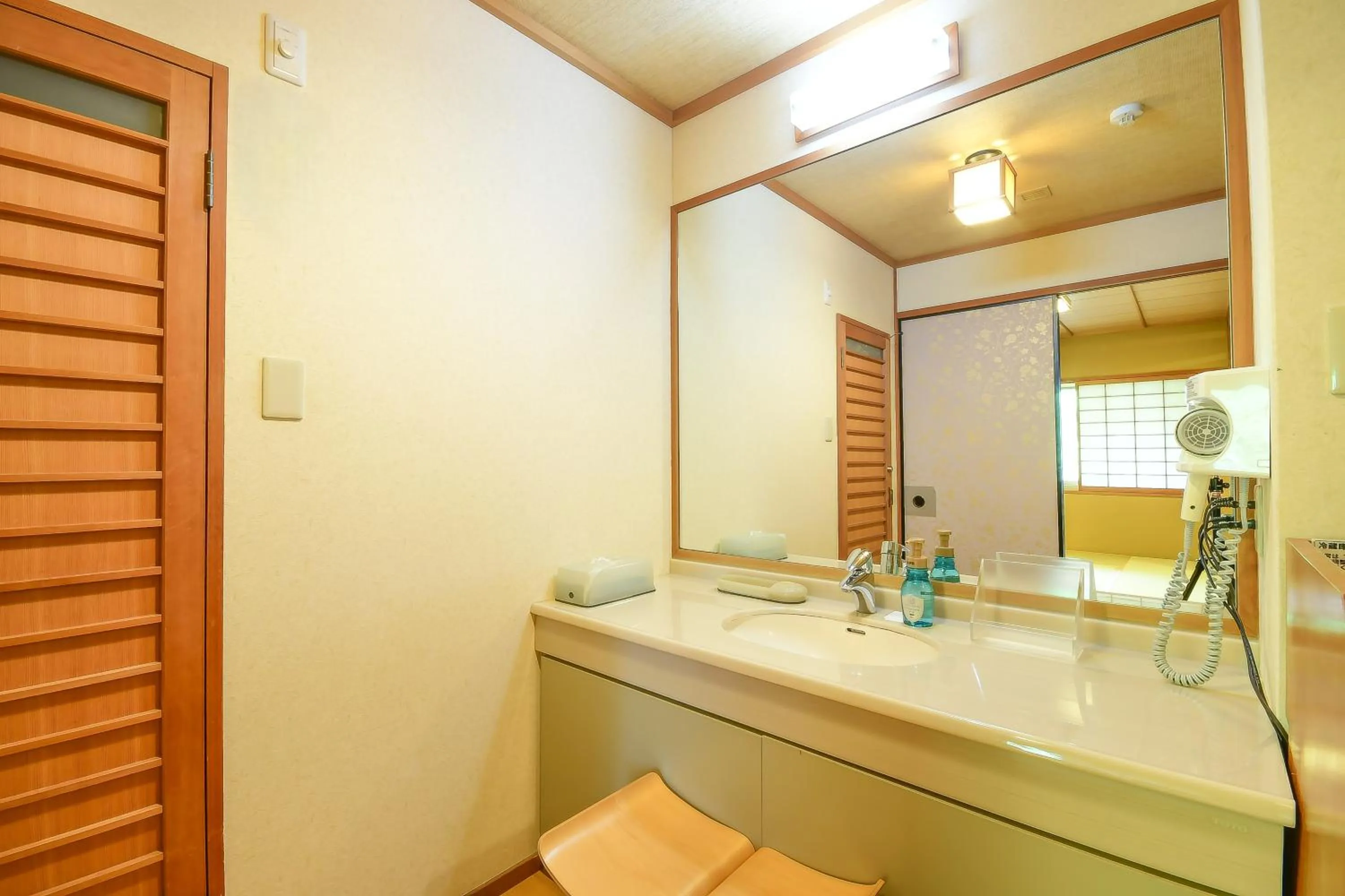 Bathroom in 高野山 宿坊 総持院 -Koyasan Shukubo Sojiin-