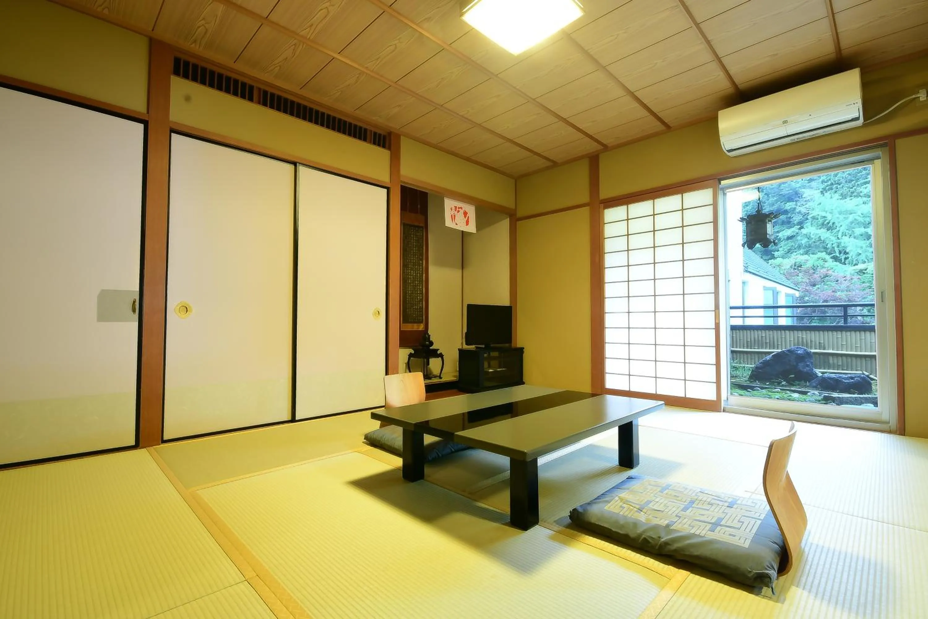 Living room in 高野山 宿坊 総持院 -Koyasan Shukubo Sojiin-