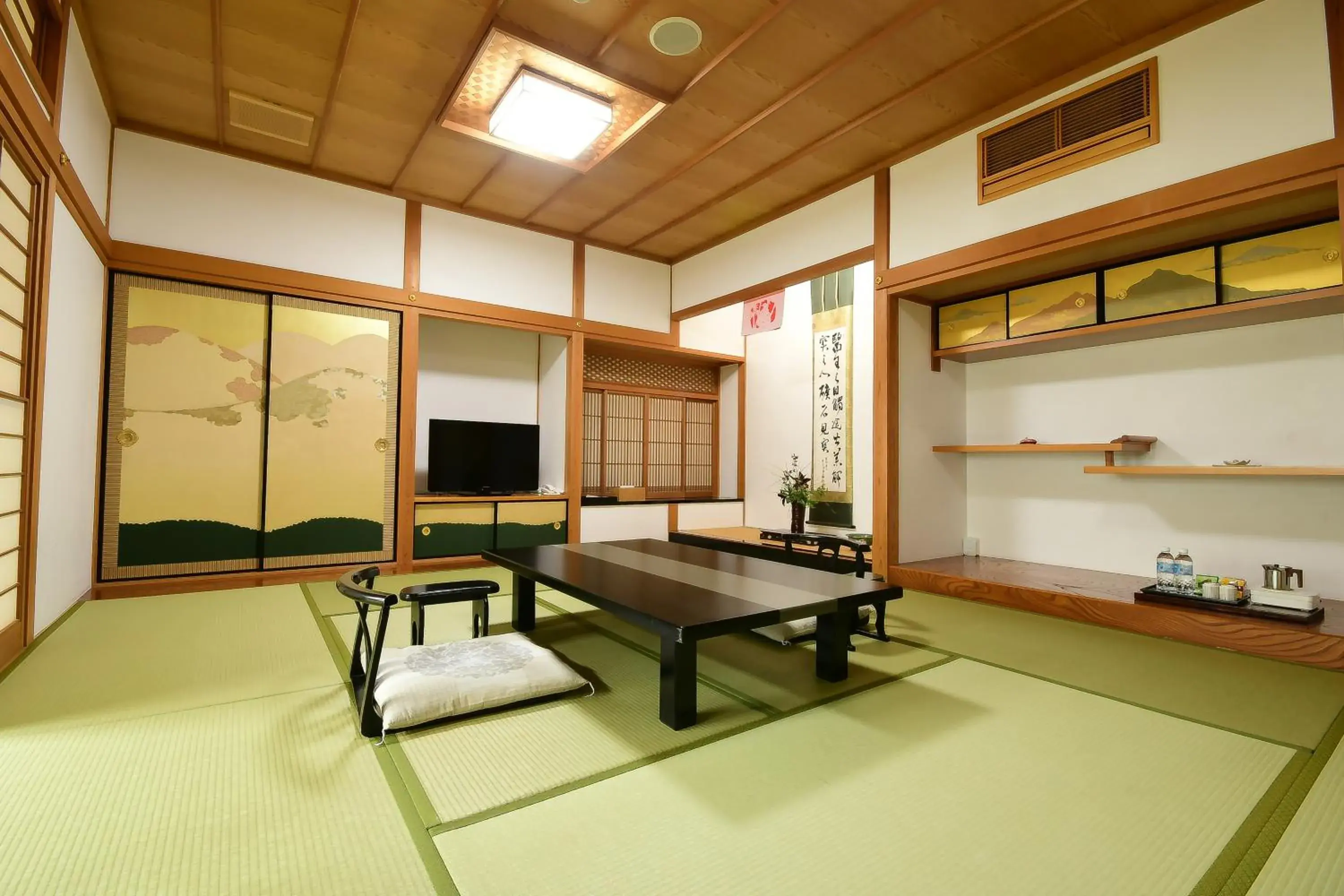 Photo of the whole room in 高野山 宿坊 総持院 -Koyasan Shukubo Sojiin- Photo of the whole room in 高野山 宿坊 総持院 -Koyasan Shukubo Sojiin-