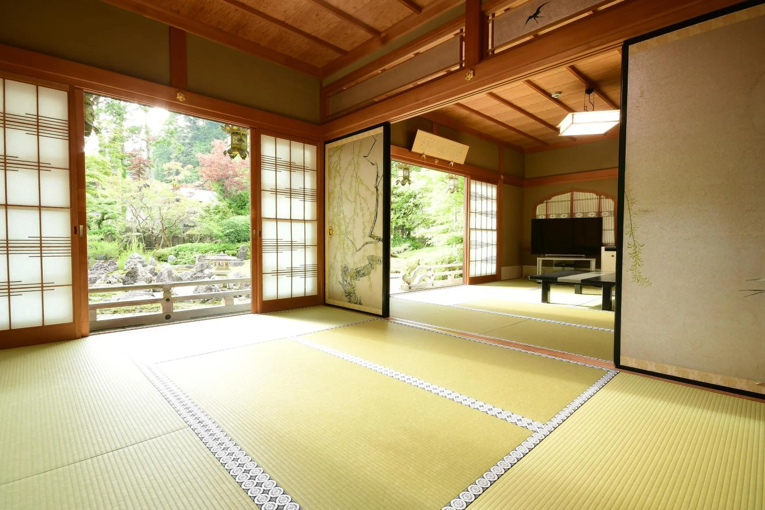 Photo of the whole room in 高野山 宿坊 総持院 -Koyasan Shukubo Sojiin-