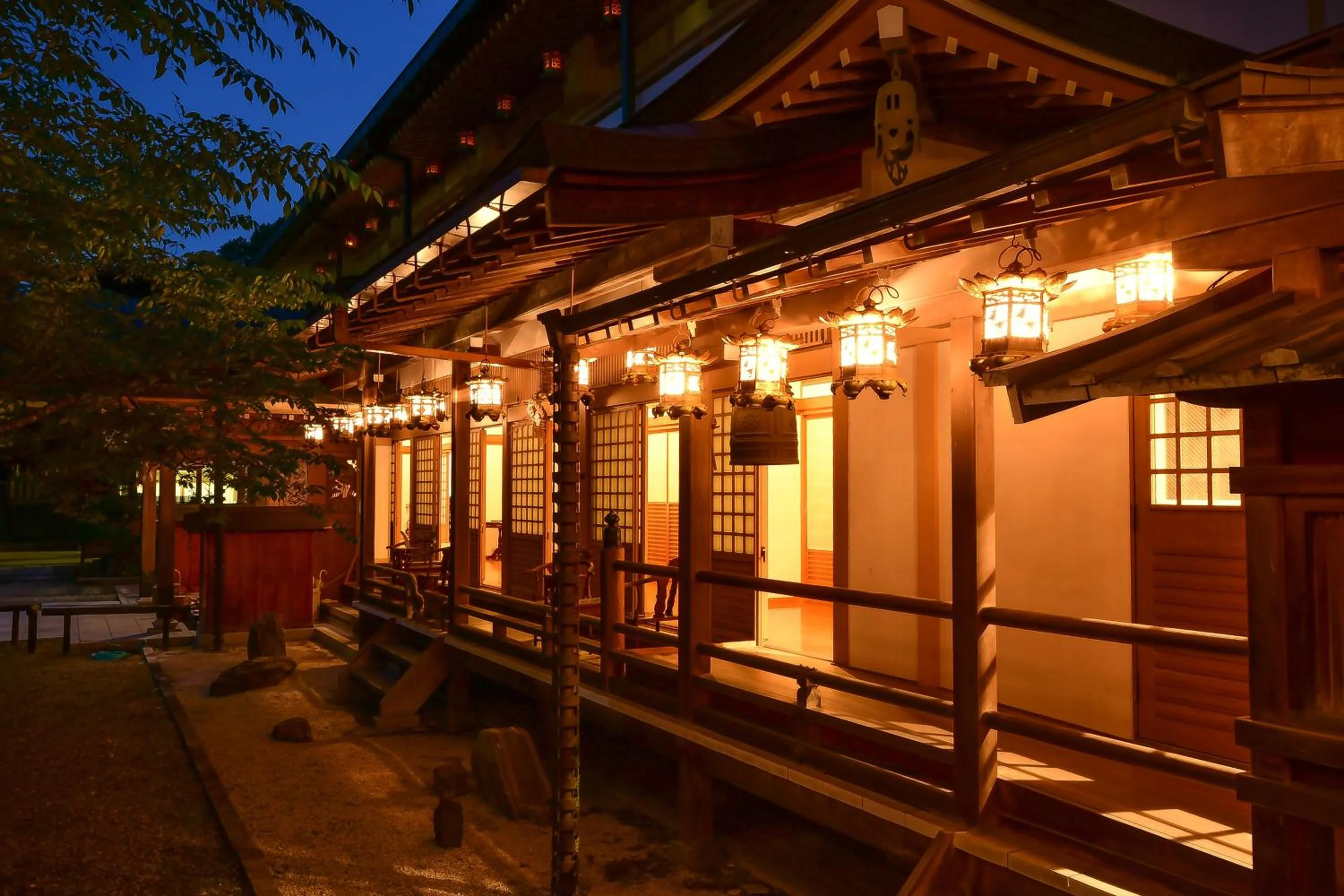 Night in 高野山 宿坊 総持院 -Koyasan Shukubo Sojiin-