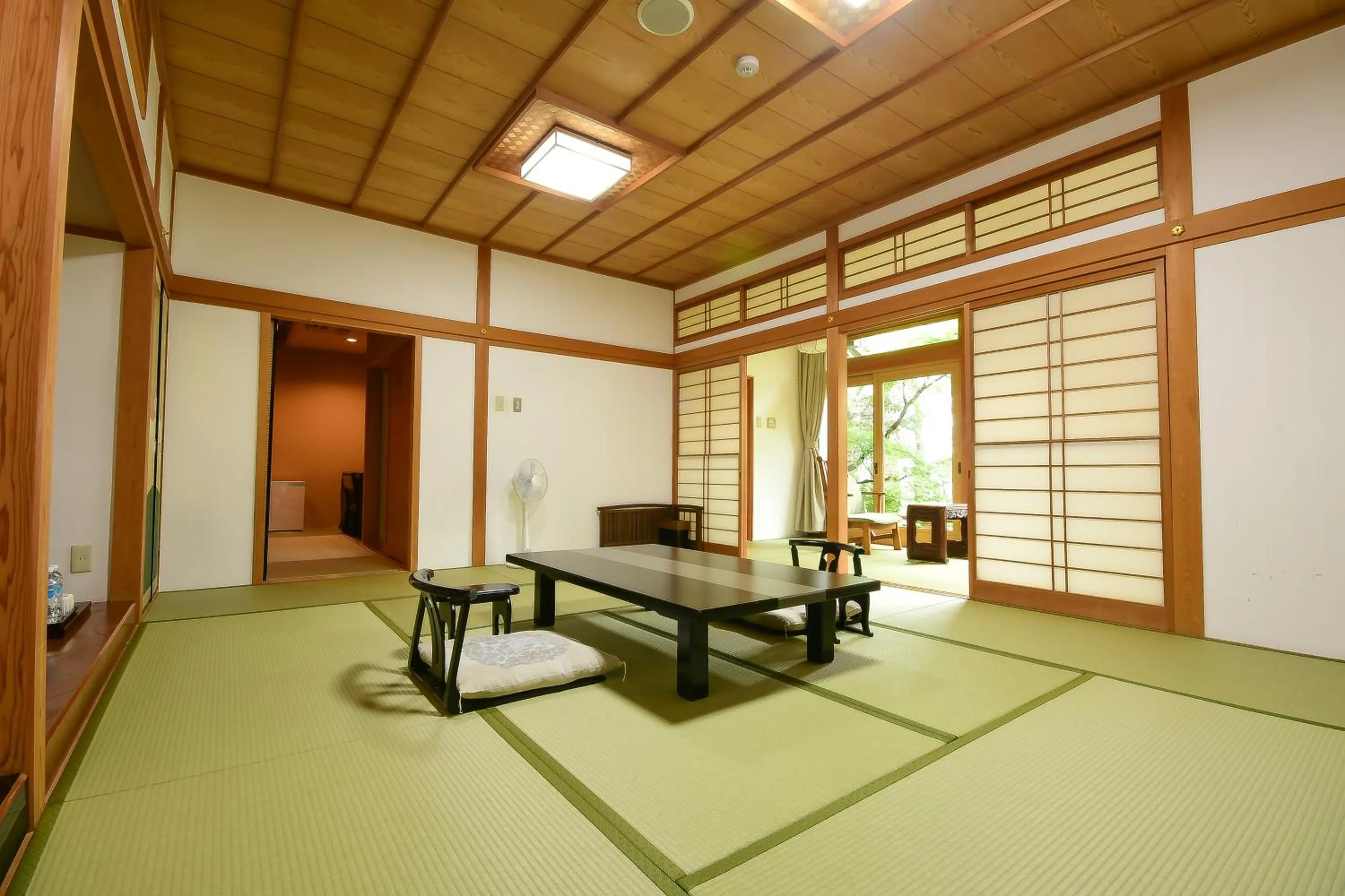 Photo of the whole room in 高野山 宿坊 総持院 -Koyasan Shukubo Sojiin-