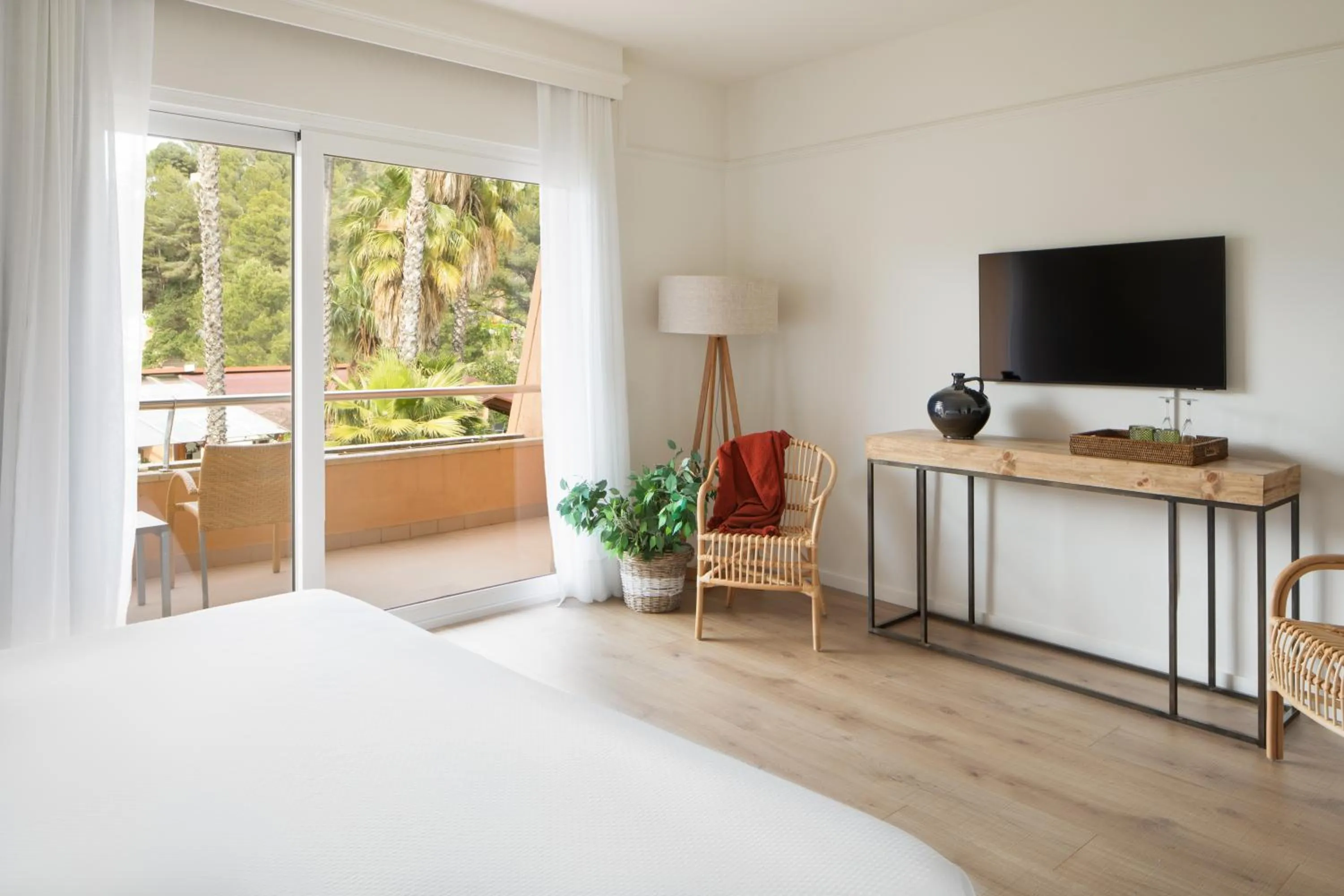 Decorative detail, Bed in Hotel Sa Punta - Adults Only fr13