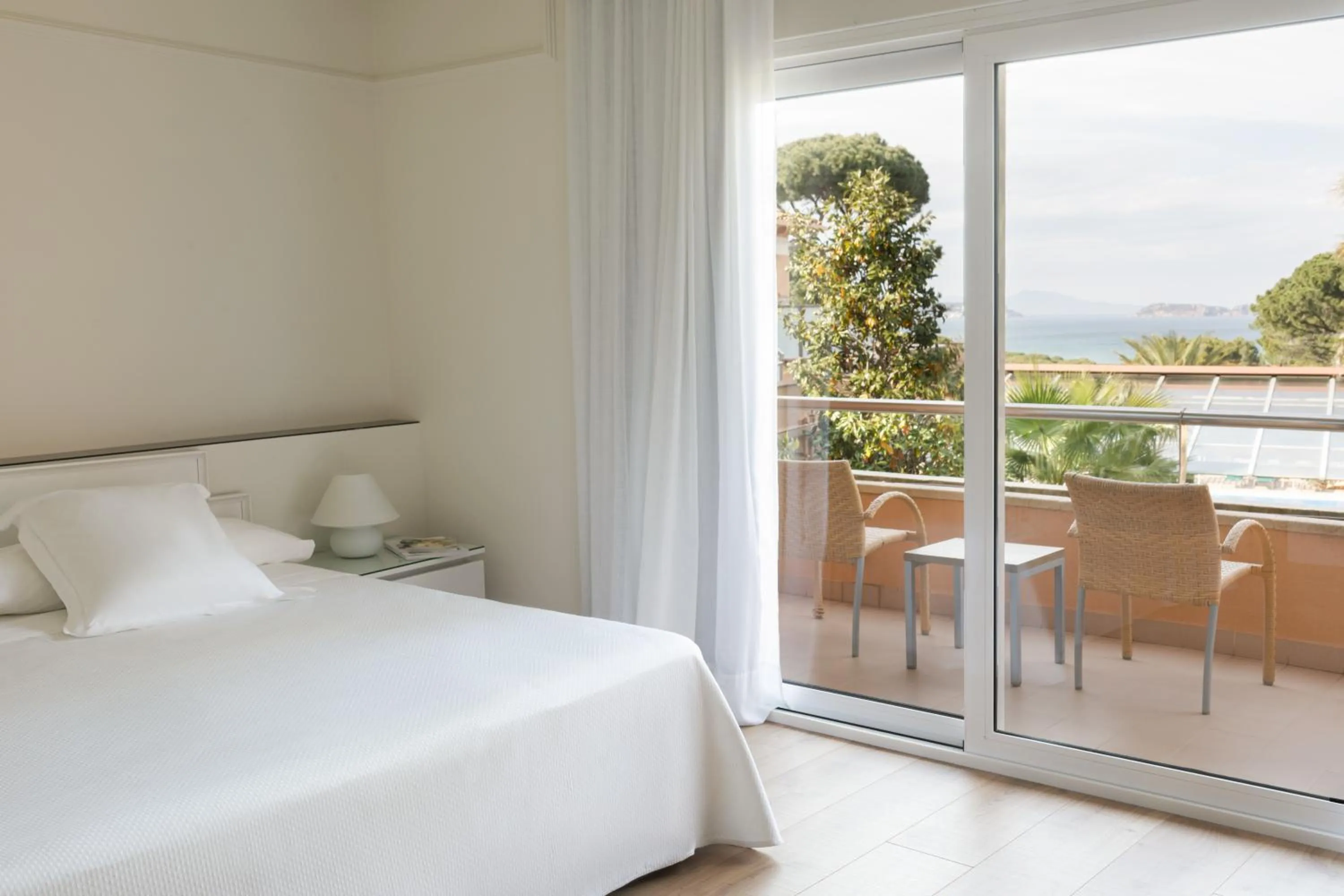 View (from property/room), Bed in Hotel Sa Punta - Adults Only fr13