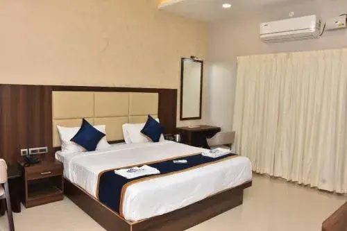Small Double Room in EPR Residency Small Double Room in EPR Residency