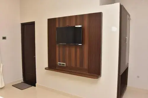 Small Double Room in EPR Residency Small Double Room in EPR Residency