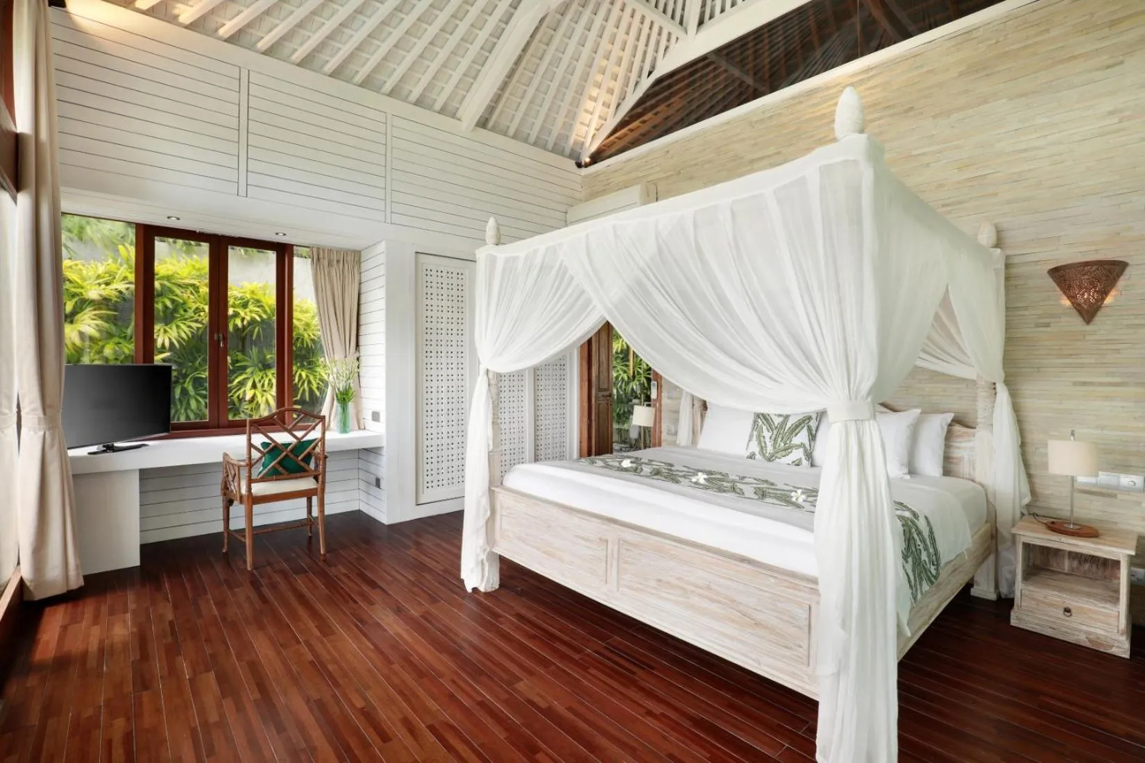 Bed in Hidden Hills Villas - Small Luxury Hotels of The World