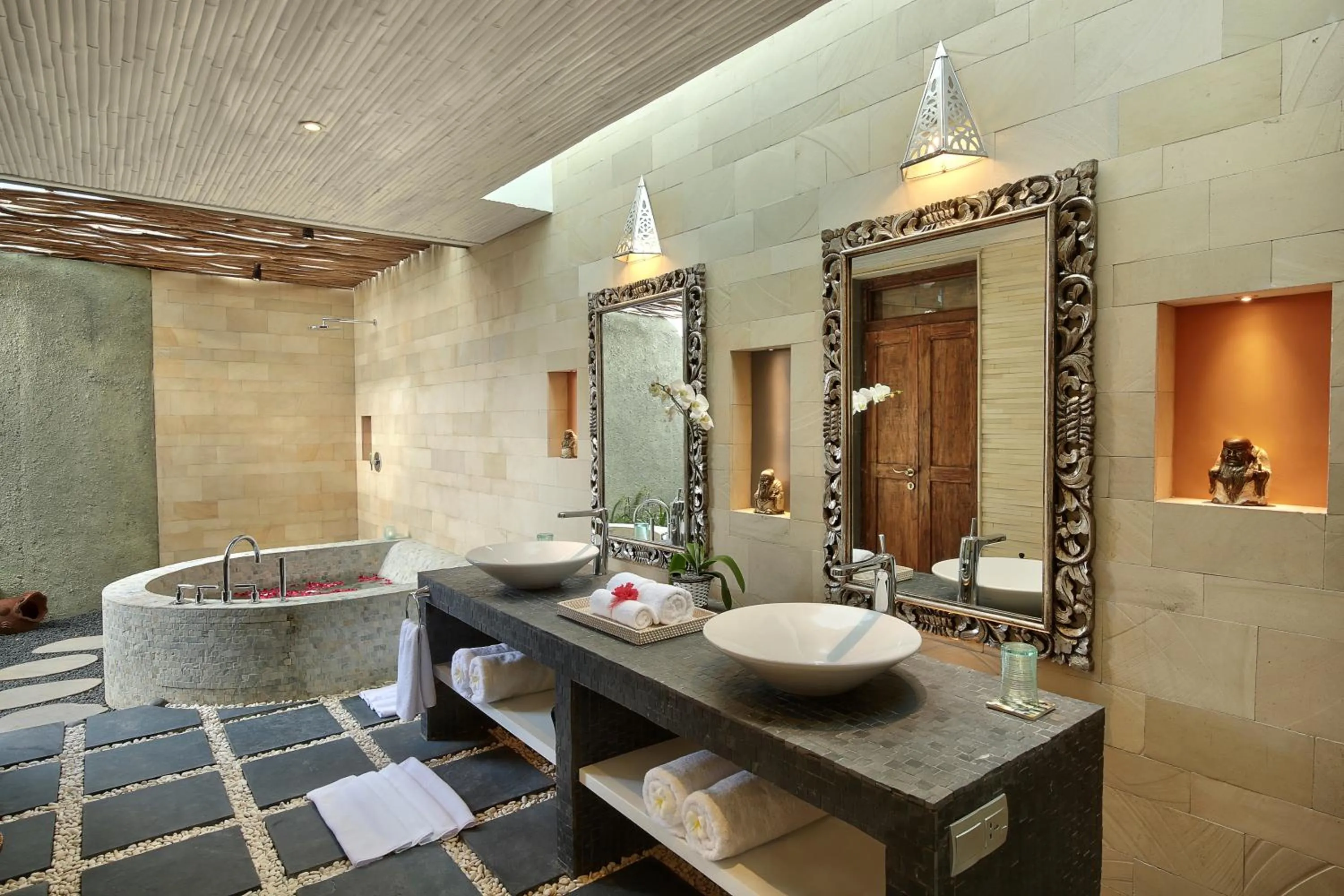Bathroom in Hidden Hills Villas - Small Luxury Hotels of The World