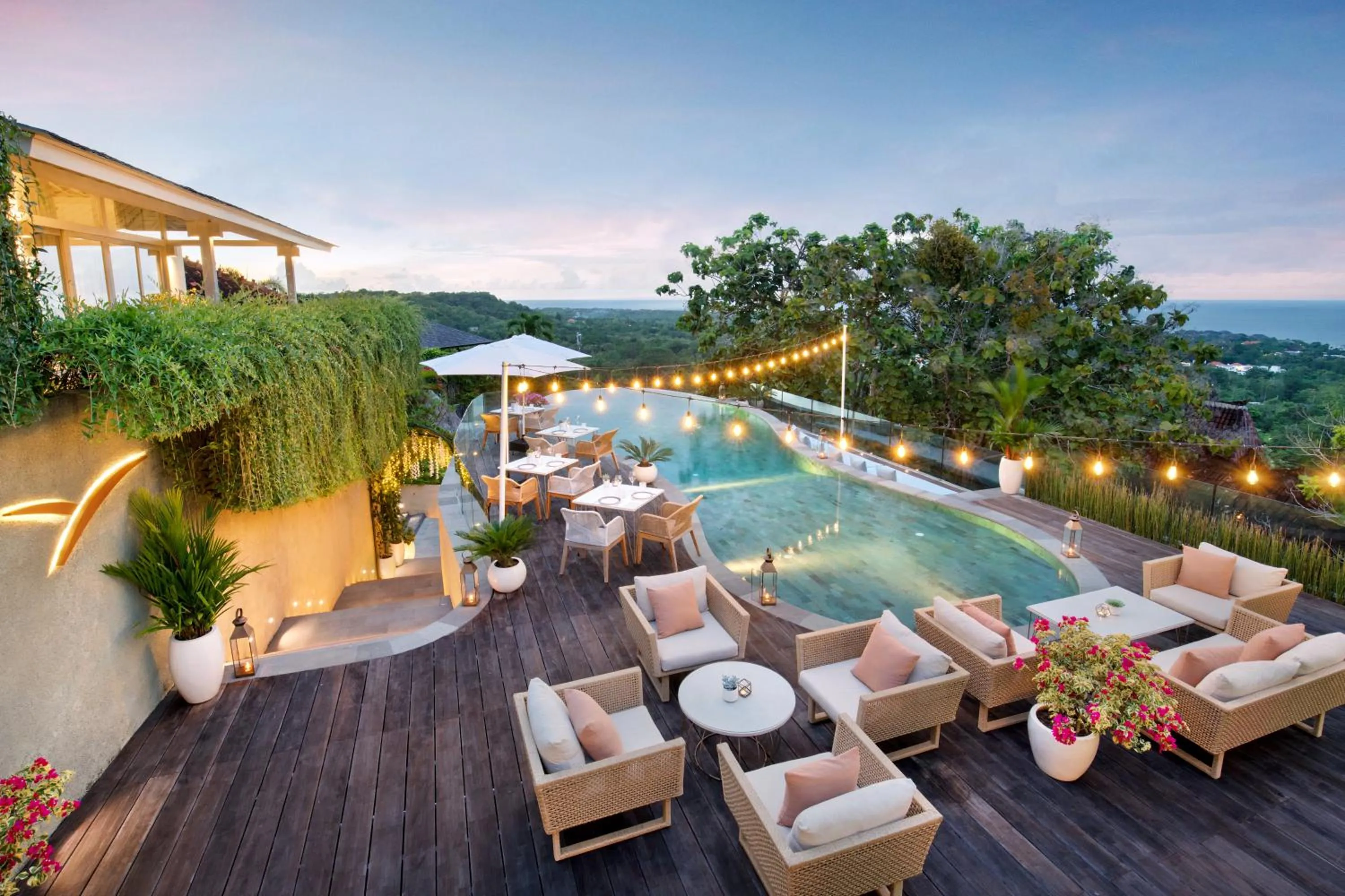 Lounge or bar in Hidden Hills Villas - Small Luxury Hotels of The World