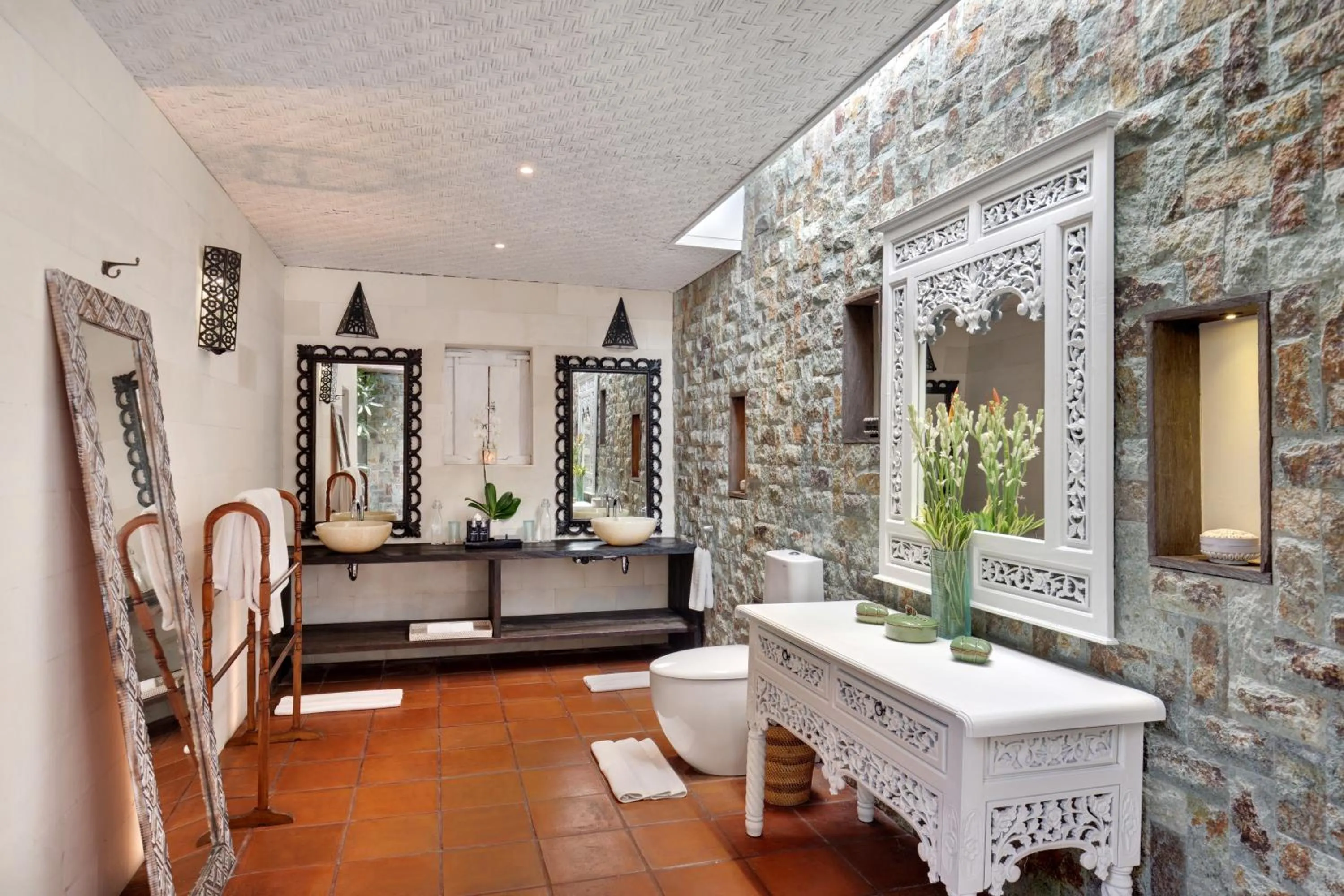Bathroom in Hidden Hills Villas - Small Luxury Hotels of The World