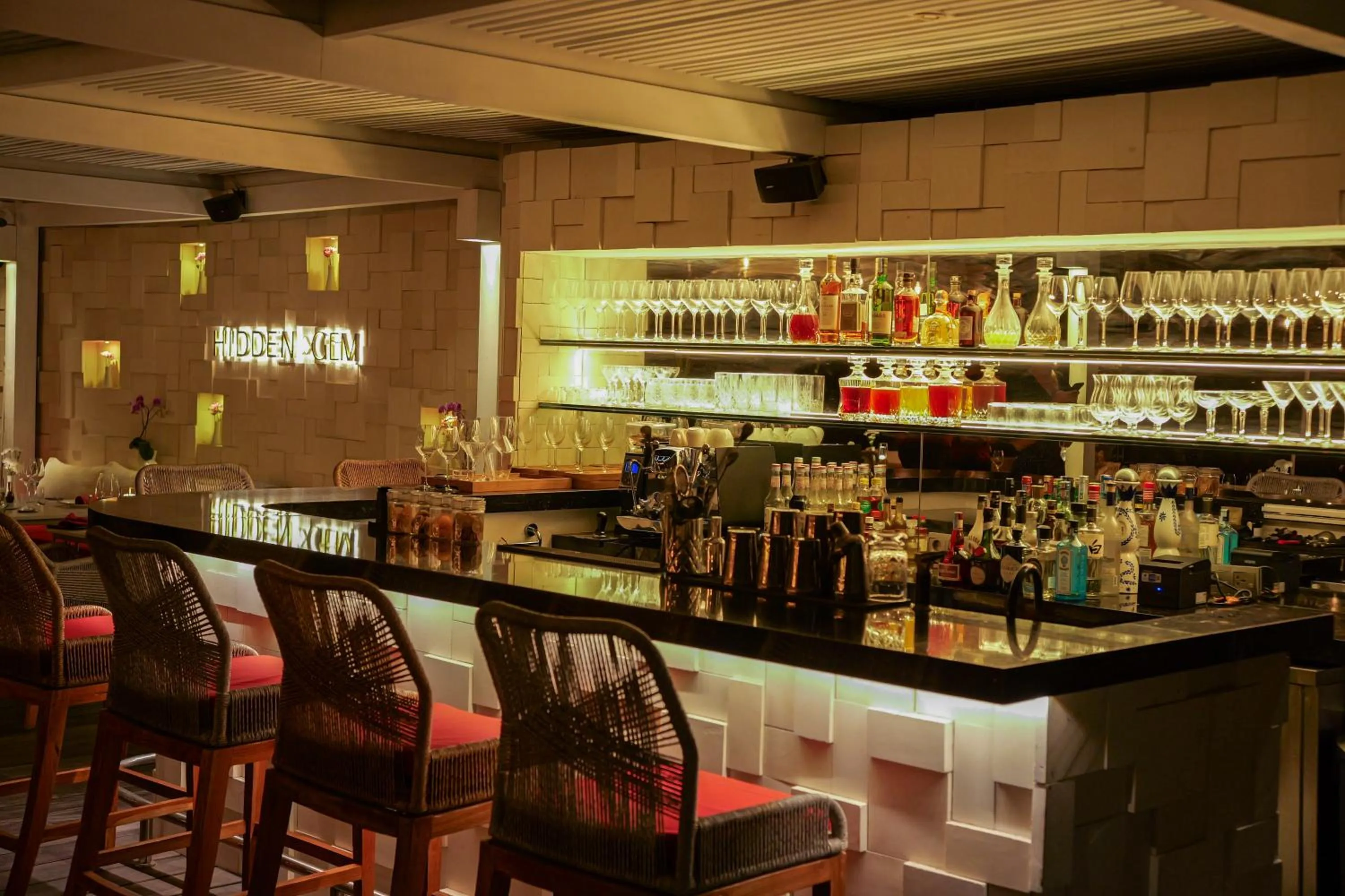 Restaurant/places to eat in Hidden Hills Villas - Small Luxury Hotels of The World