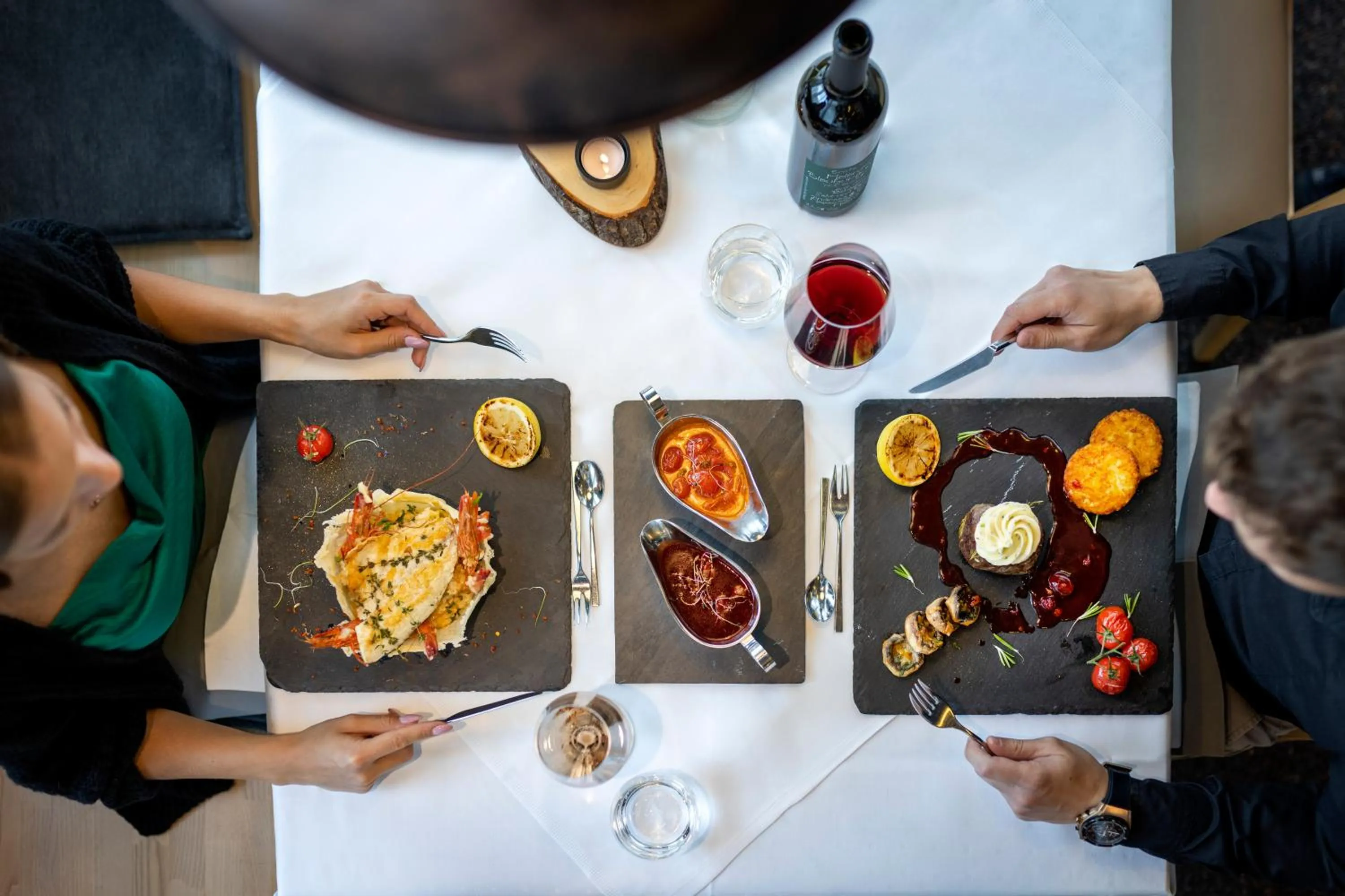 Restaurant/places to eat in JUFA Hotel Malbun