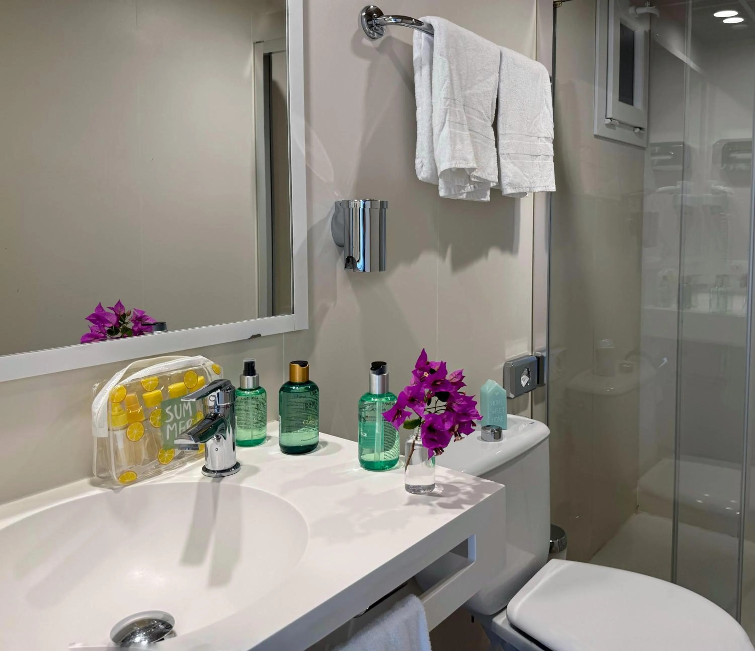 Bathroom in INN Mallorca Aparthotel