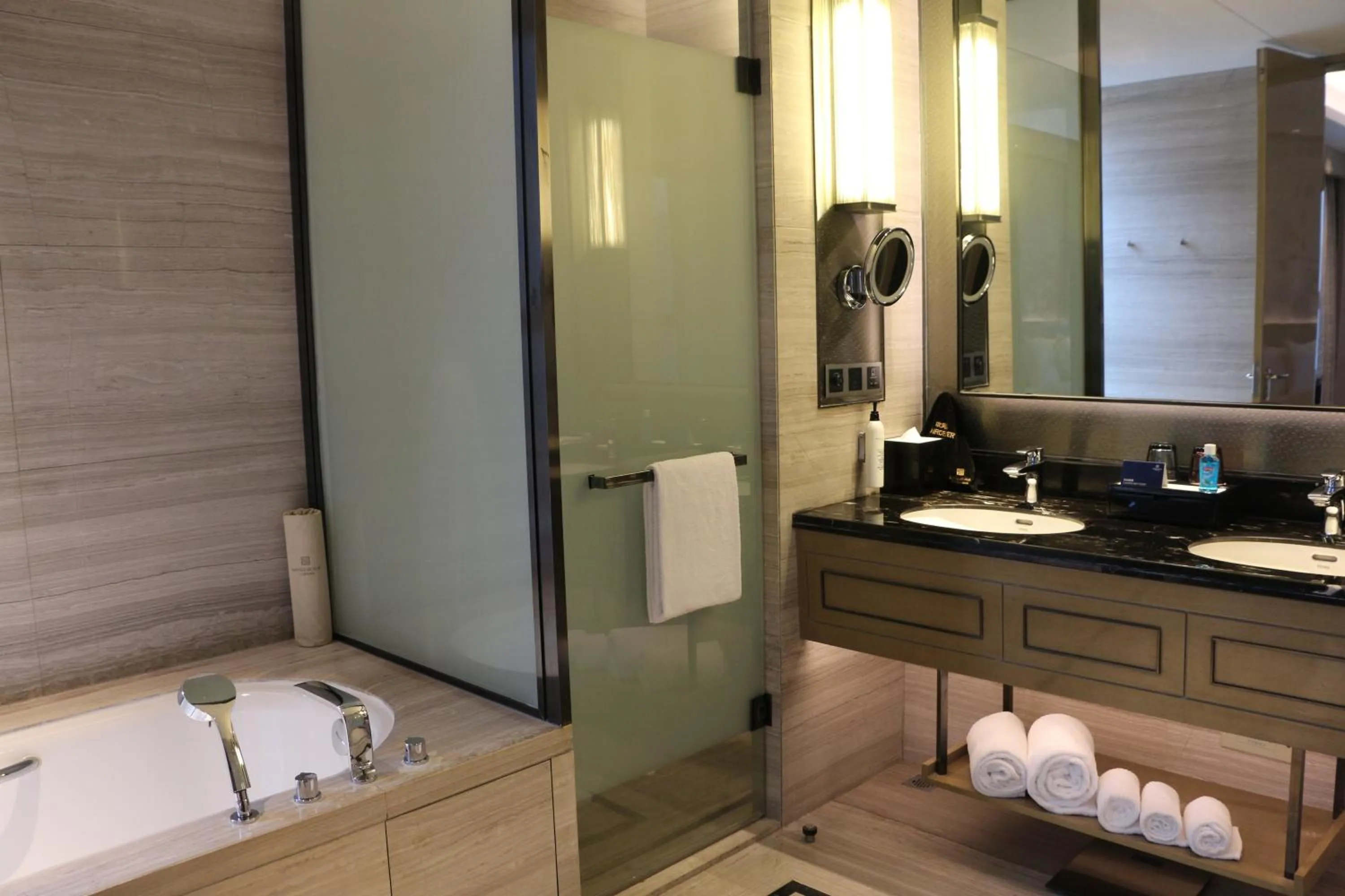 Bathroom in Wanda Realm Huangshi