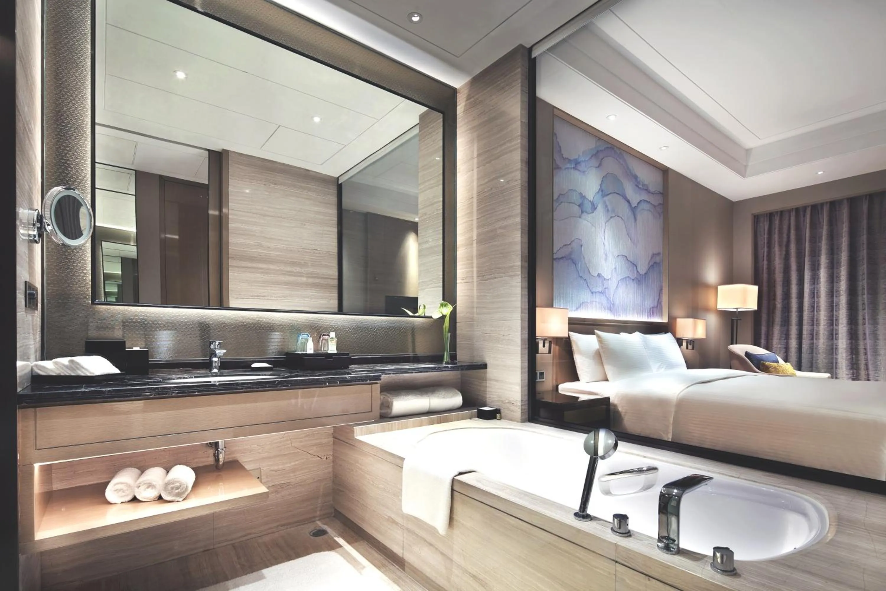 Bathroom, Bed in Wanda Realm Huangshi