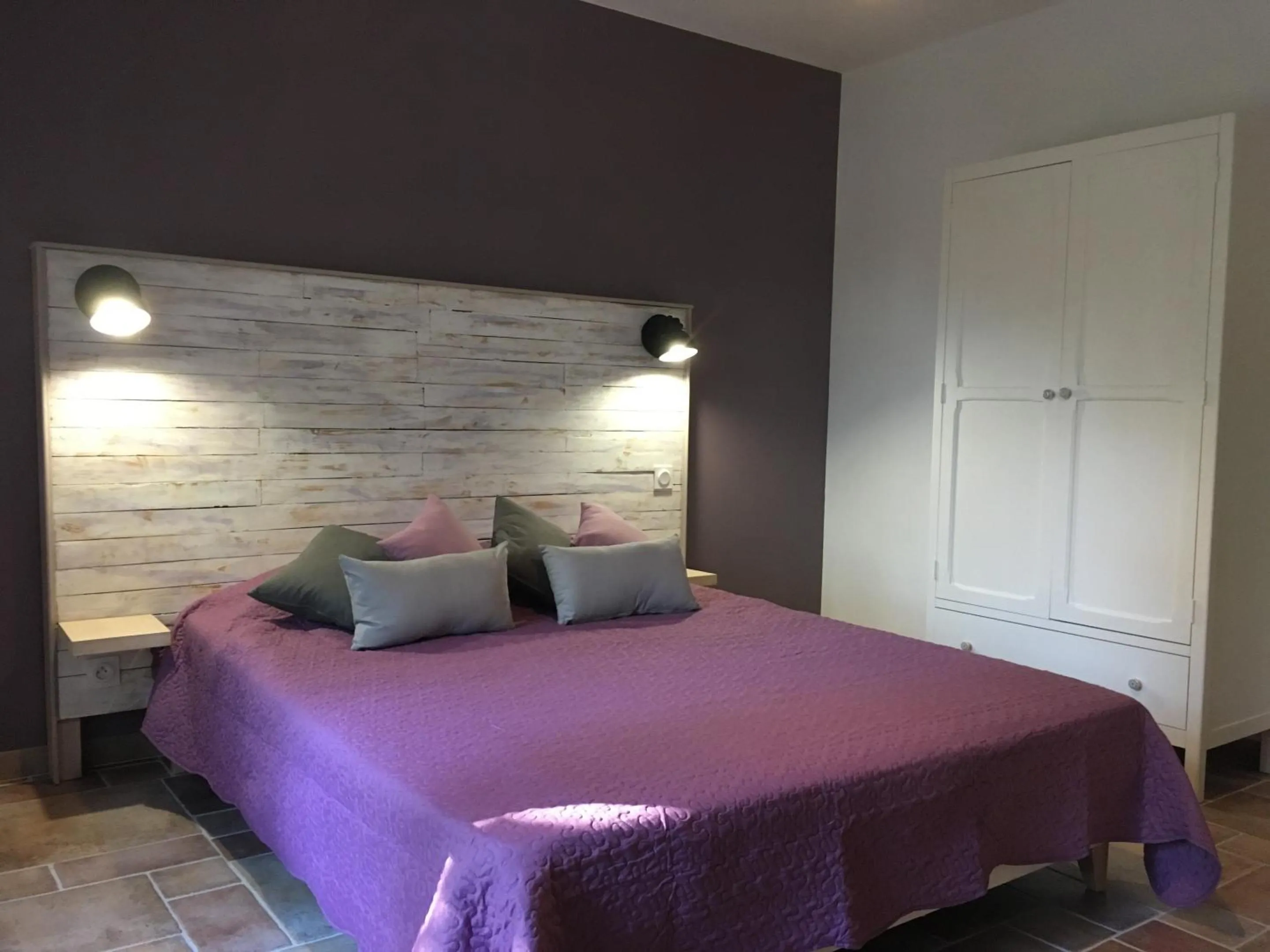 Bedroom, Bed in Le Mas de la Pinède