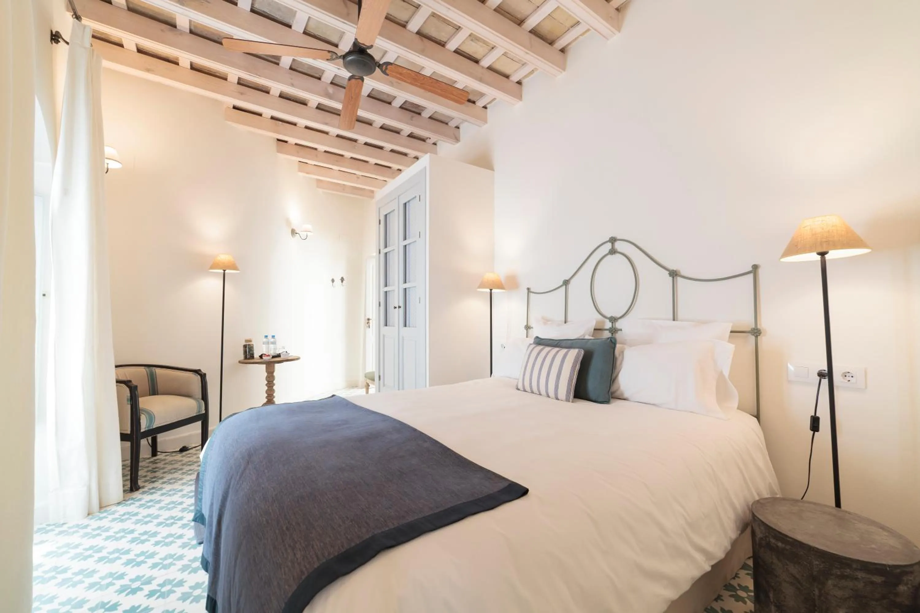 Decorative detail, Bed in Casa Shelly Hospedería