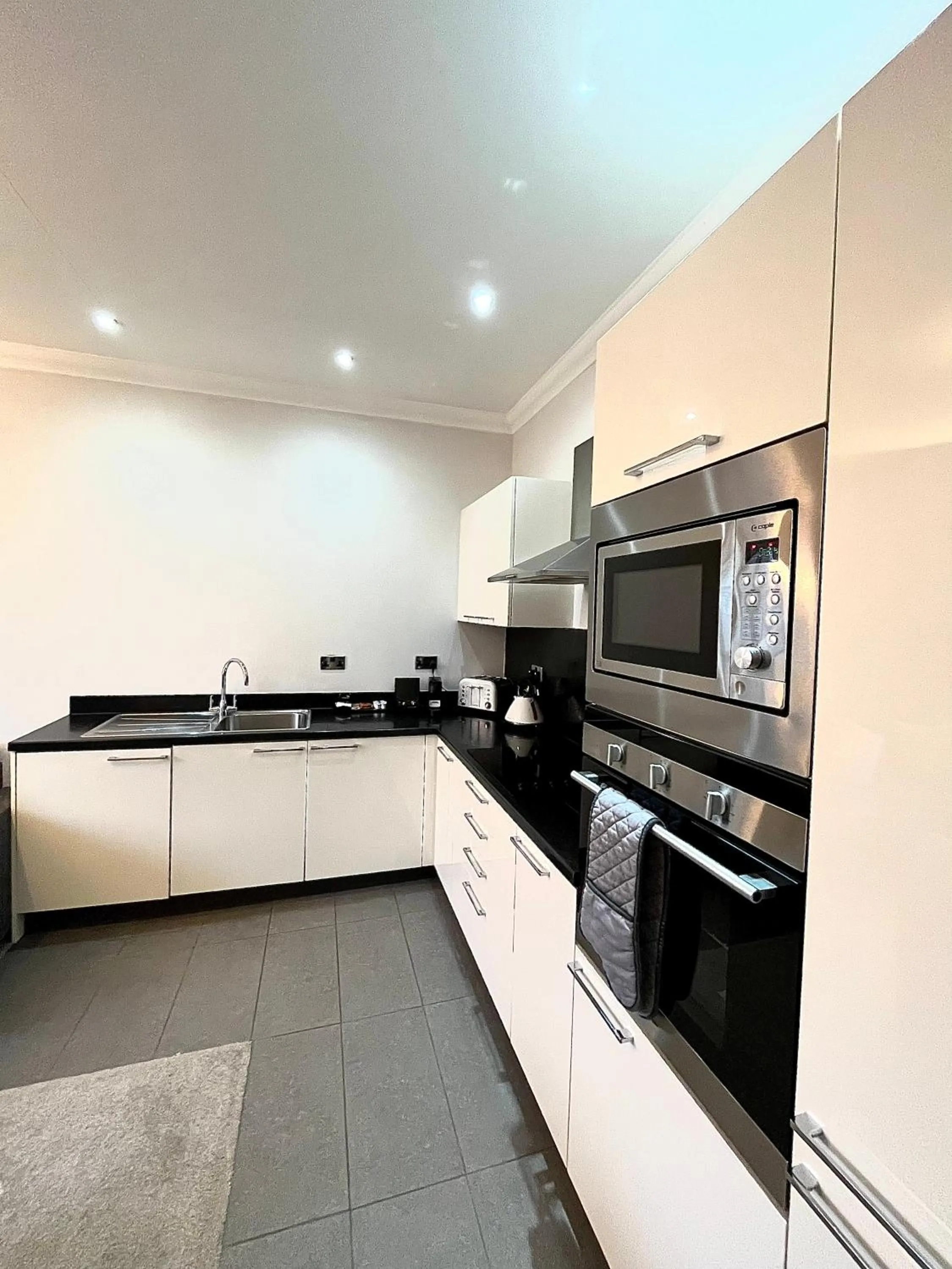 Kitchen or kitchenette in Mode Apartments St Annes