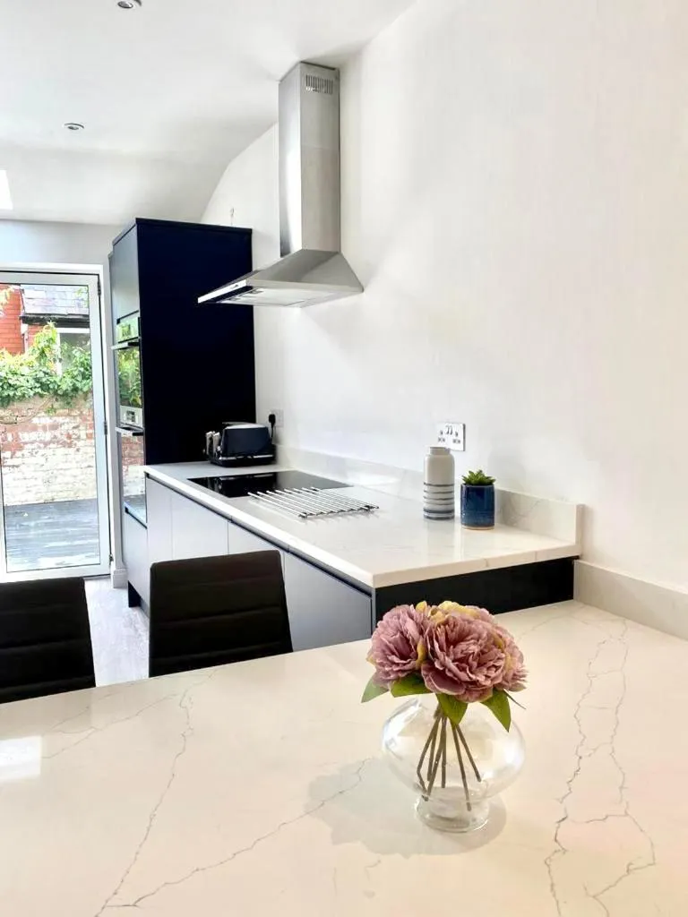 Kitchen or kitchenette in Mode Apartments St Annes